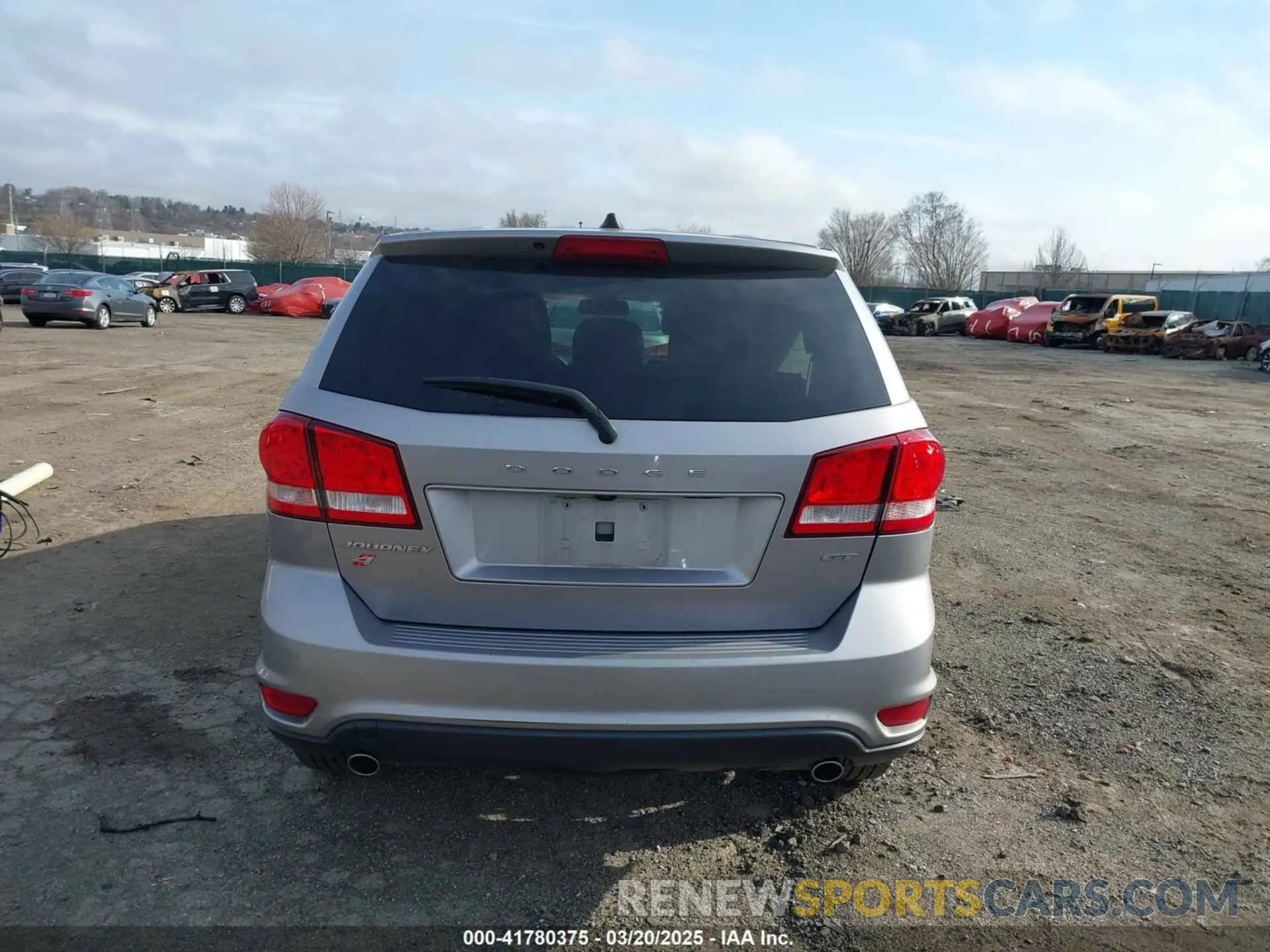 17 Photograph of a damaged car 3C4PDDEG9KT764693 DODGE JOURNEY 2019