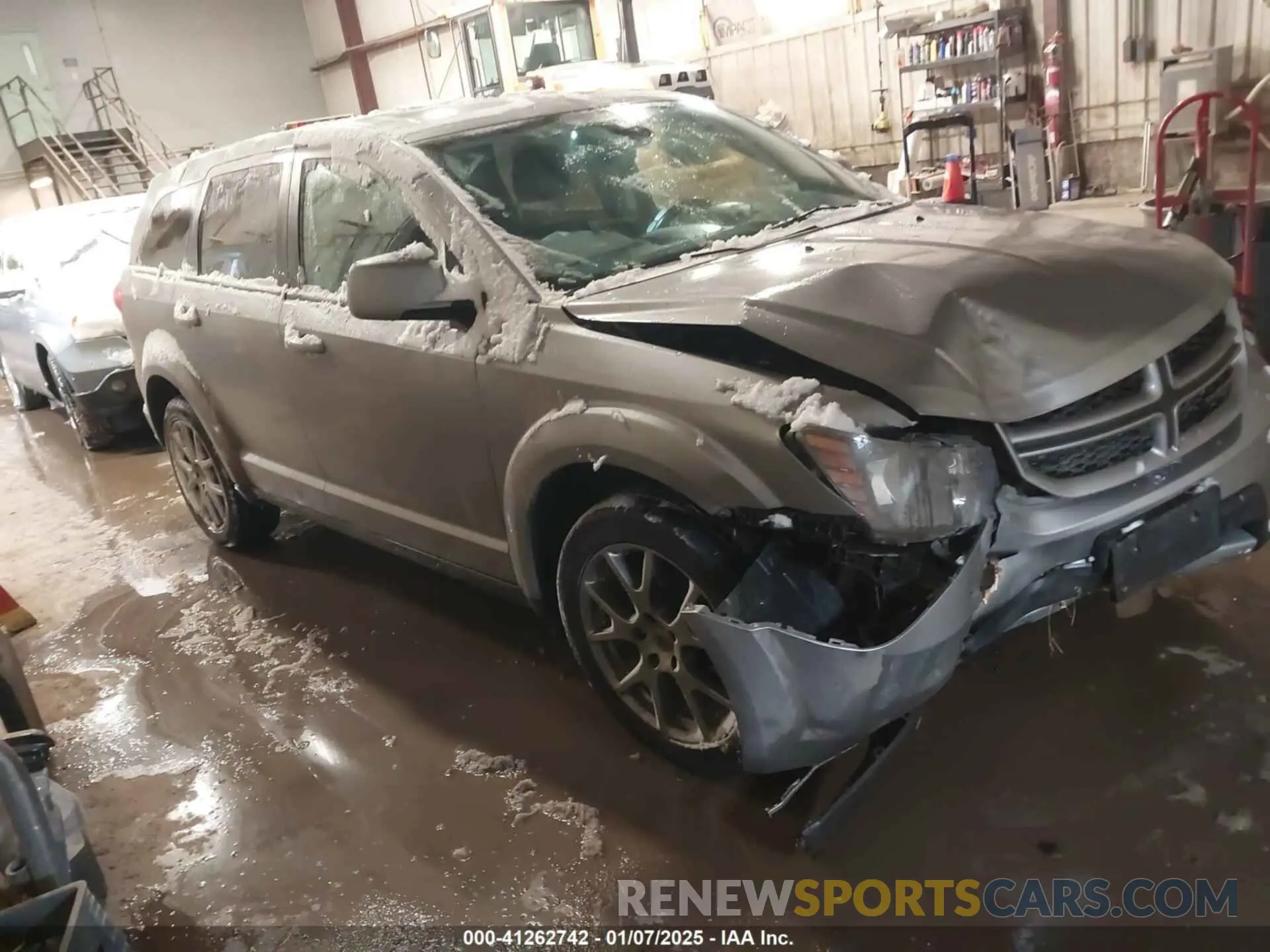 1 Photograph of a damaged car 3C4PDDEG9KT769926 DODGE JOURNEY 2019