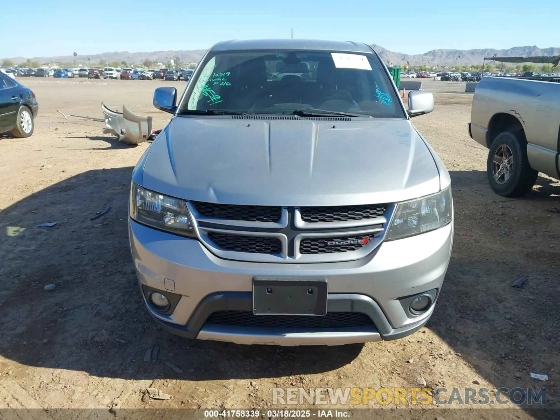 12 Photograph of a damaged car 3C4PDDEGXKT784922 DODGE JOURNEY 2019
