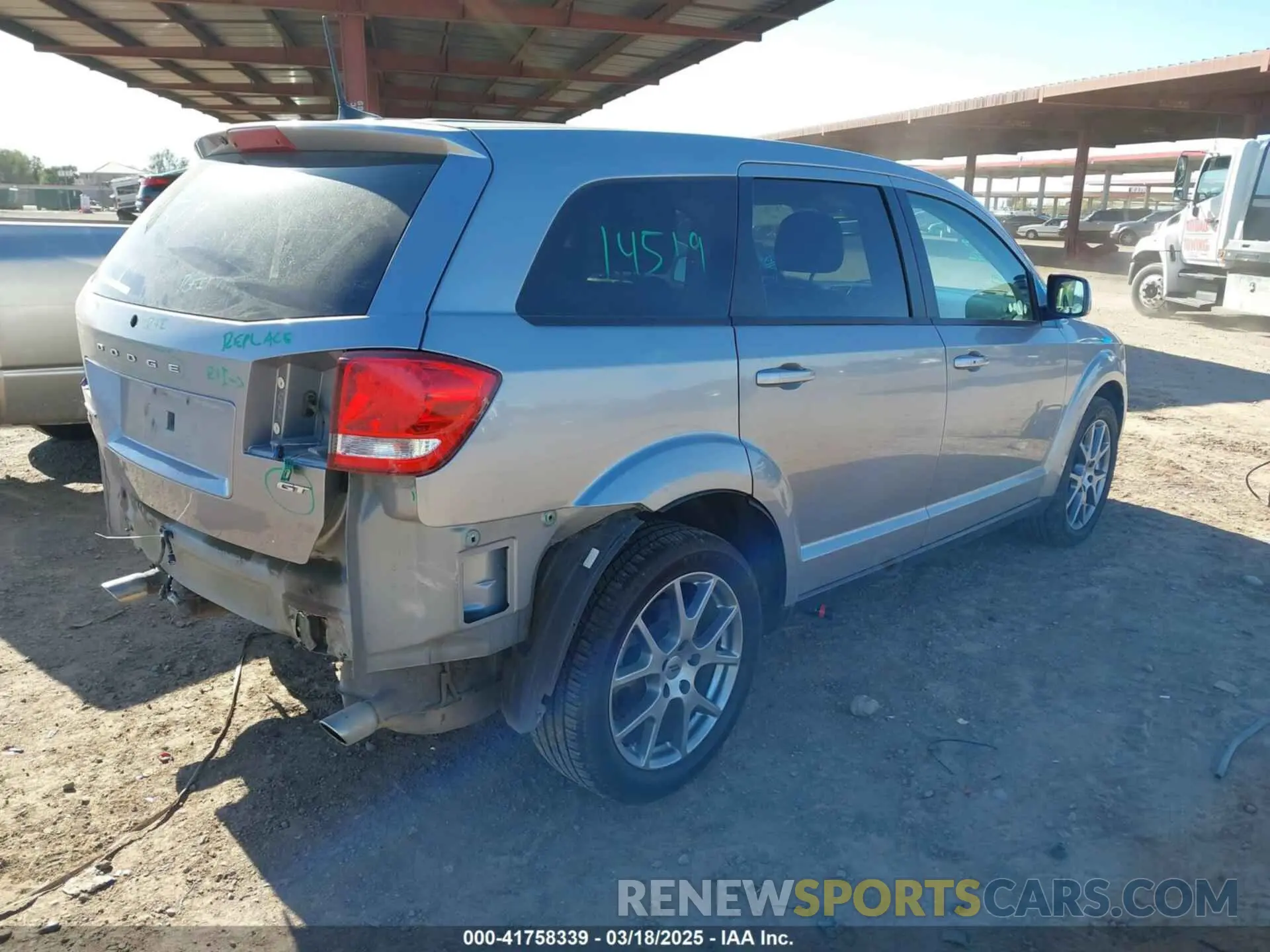 4 Photograph of a damaged car 3C4PDDEGXKT784922 DODGE JOURNEY 2019