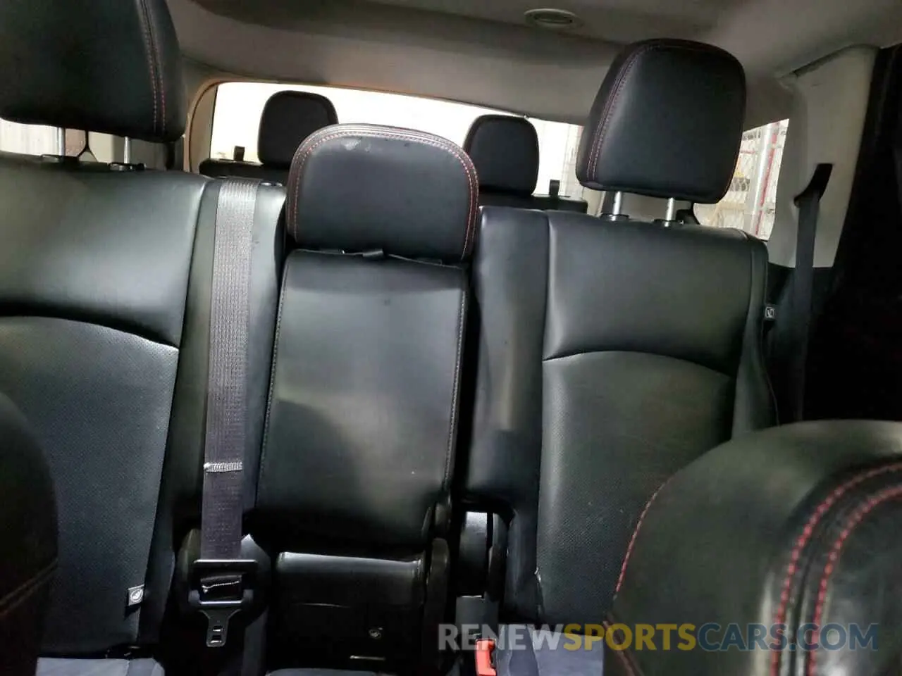 10 Photograph of a damaged car 3C4PDDEGXKT794804 DODGE JOURNEY 2019