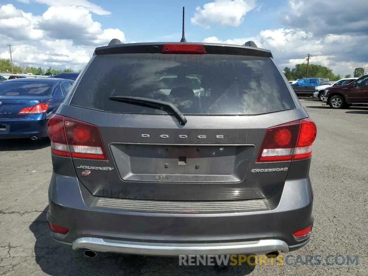 6 Photograph of a damaged car 3C4PDDGG1KT845328 DODGE JOURNEY 2019