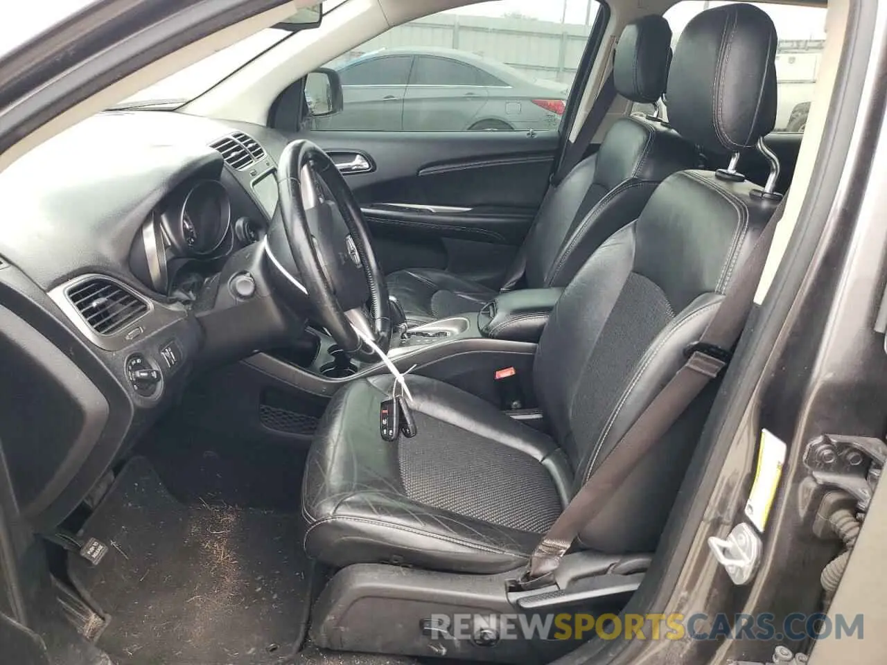 7 Photograph of a damaged car 3C4PDDGG1KT858421 DODGE JOURNEY 2019