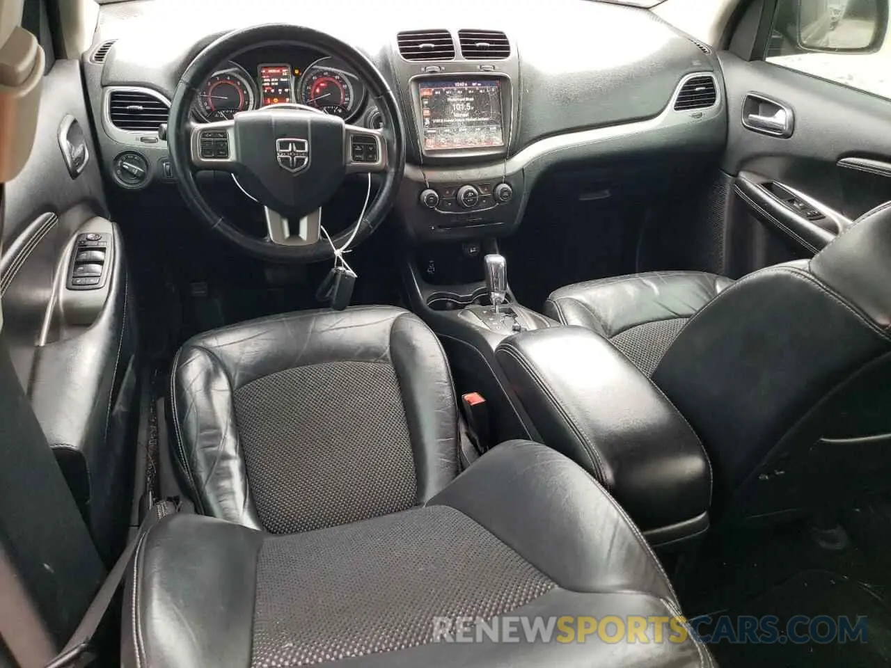 8 Photograph of a damaged car 3C4PDDGG1KT858421 DODGE JOURNEY 2019