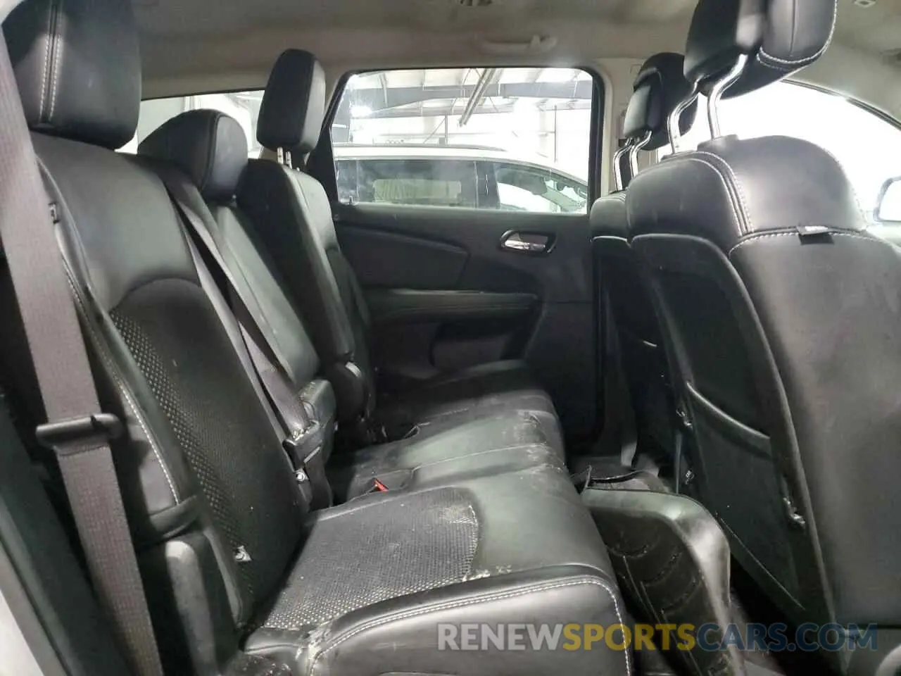 12 Photograph of a damaged car 3C4PDDGG2KT752267 DODGE JOURNEY 2019