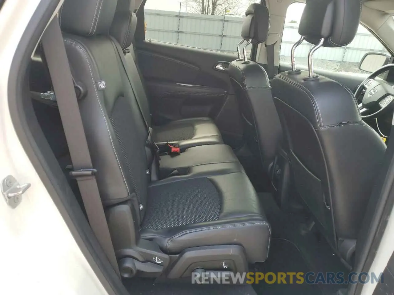 10 Photograph of a damaged car 3C4PDDGG2KT774897 DODGE JOURNEY 2019