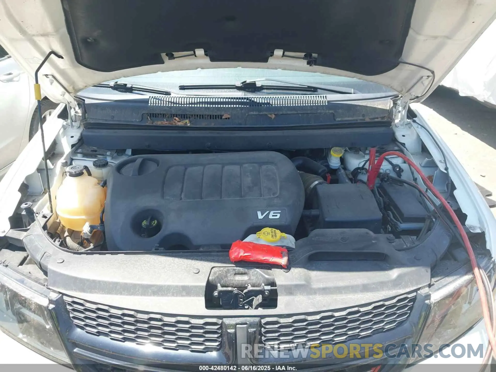 10 Photograph of a damaged car 3C4PDDGG2KT810944 DODGE JOURNEY 2019