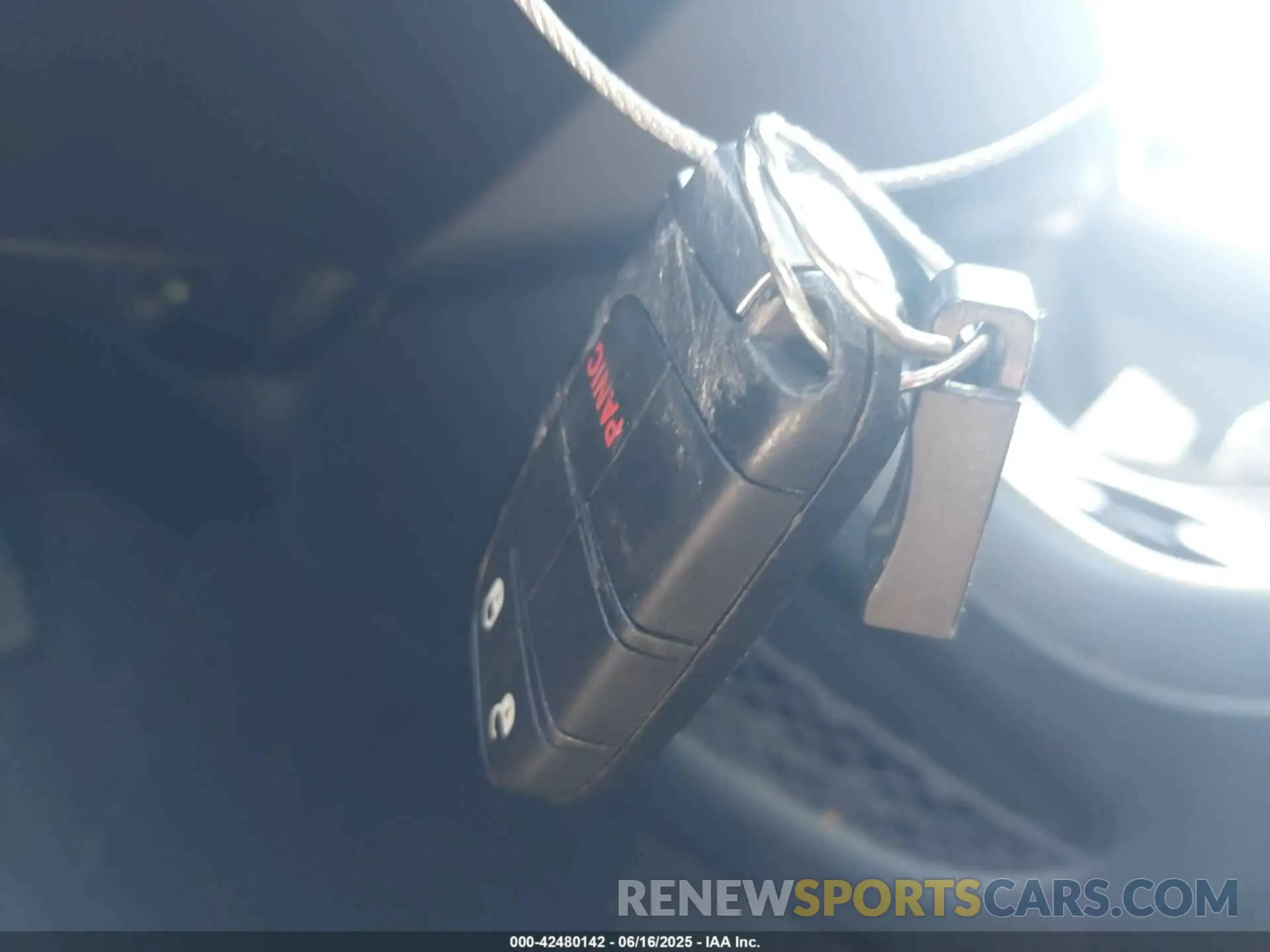 11 Photograph of a damaged car 3C4PDDGG2KT810944 DODGE JOURNEY 2019