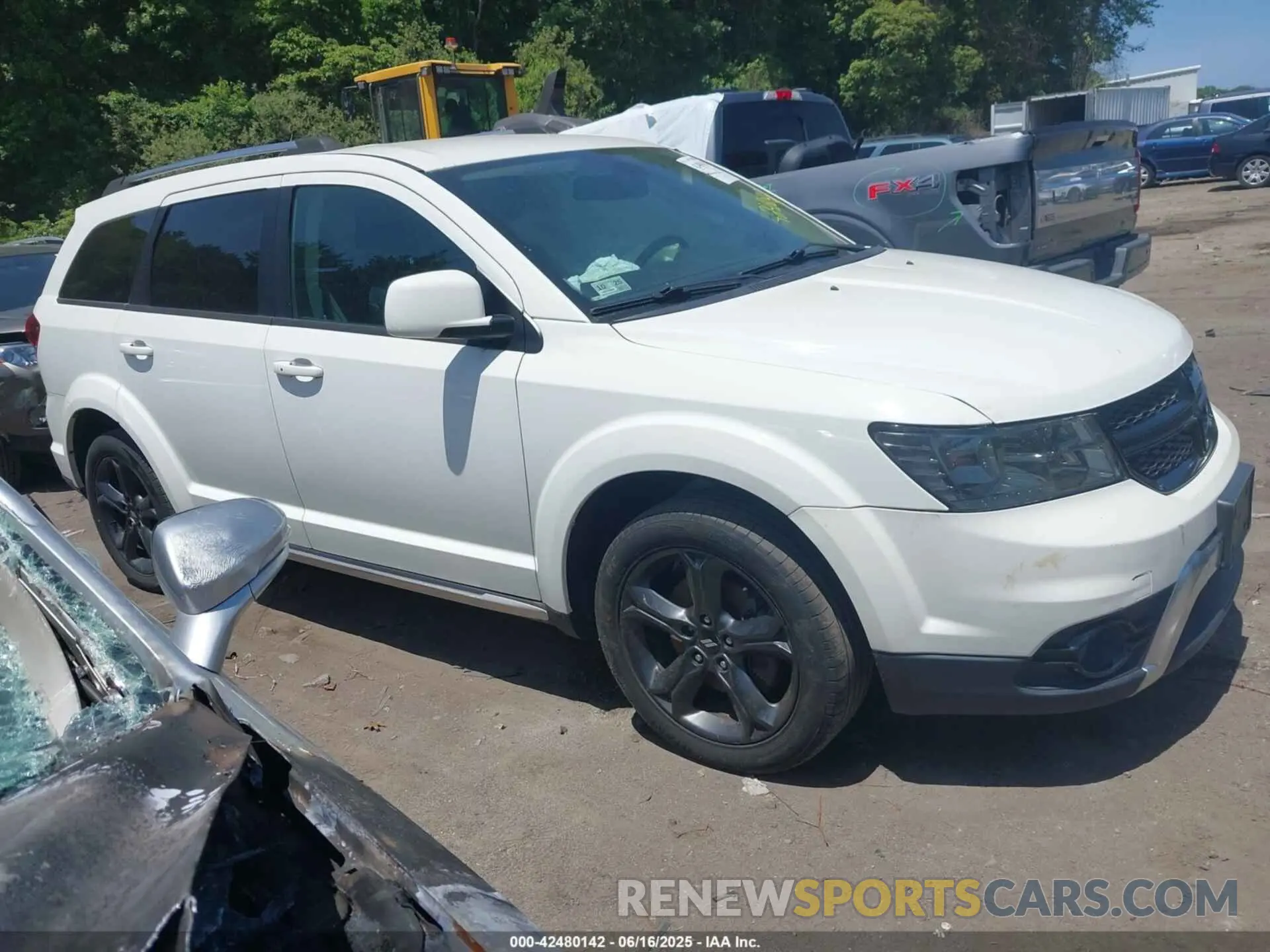 13 Photograph of a damaged car 3C4PDDGG2KT810944 DODGE JOURNEY 2019
