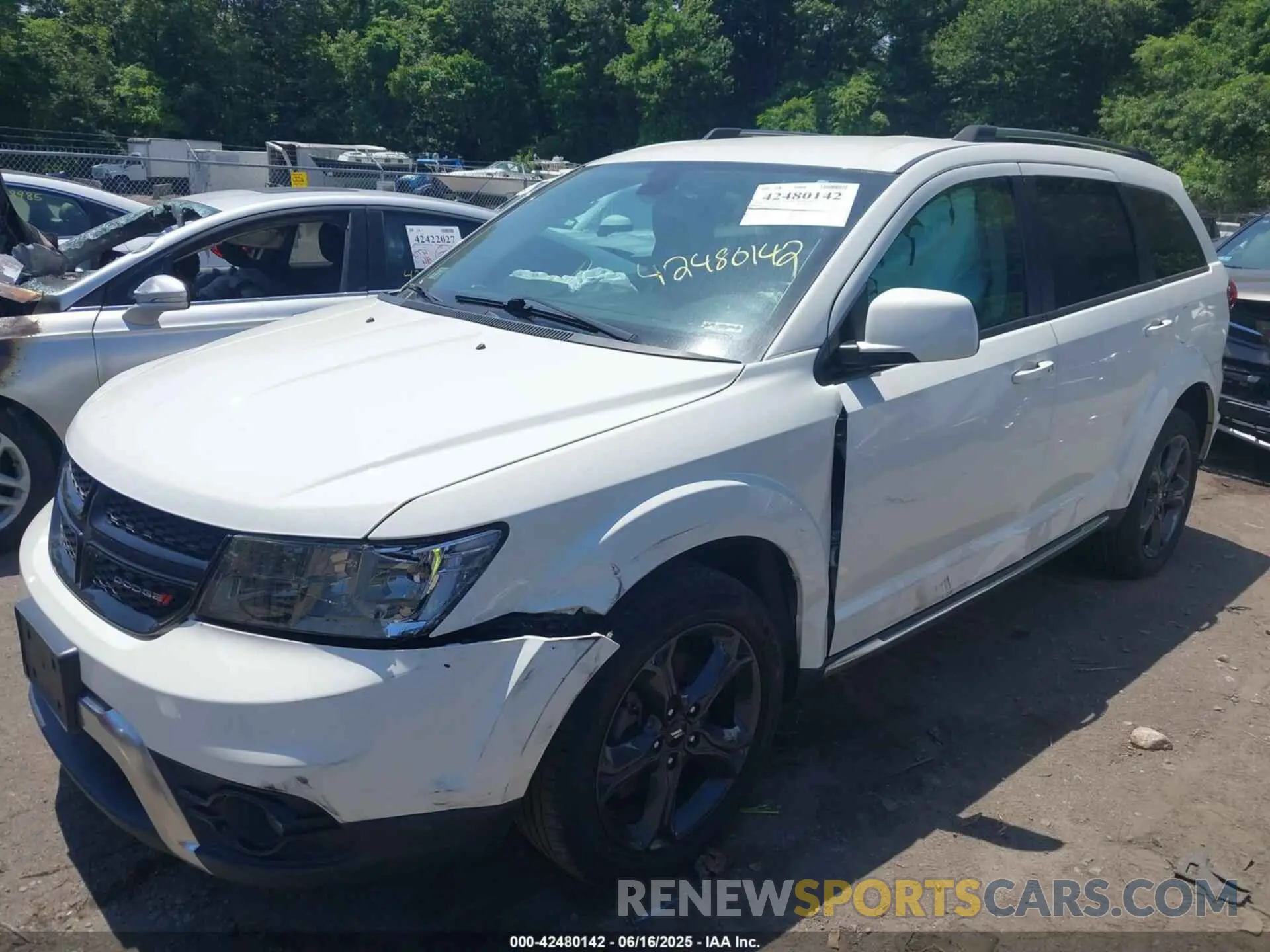 2 Photograph of a damaged car 3C4PDDGG2KT810944 DODGE JOURNEY 2019