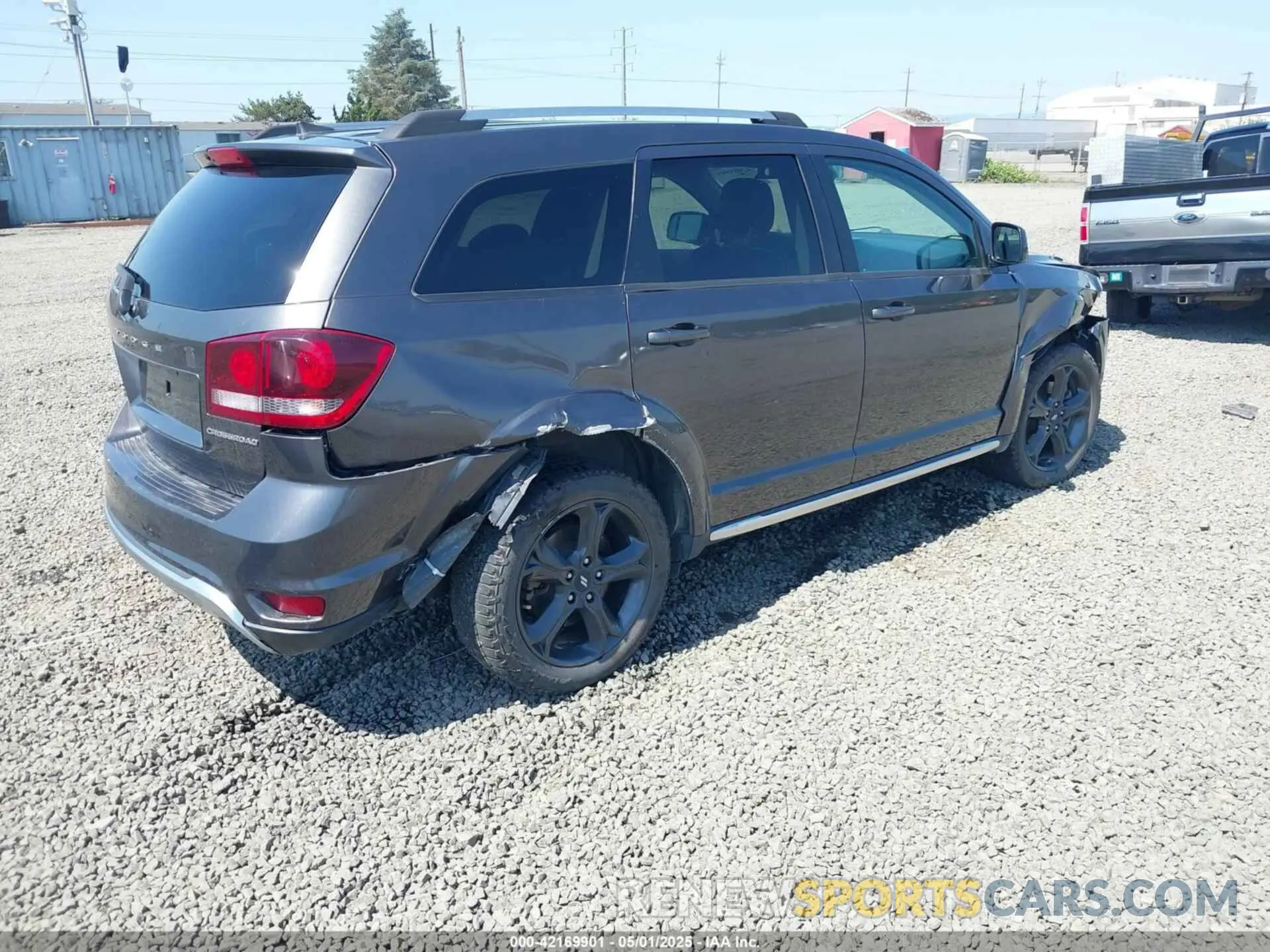 4 Photograph of a damaged car 3C4PDDGG3KT779770 DODGE JOURNEY 2019