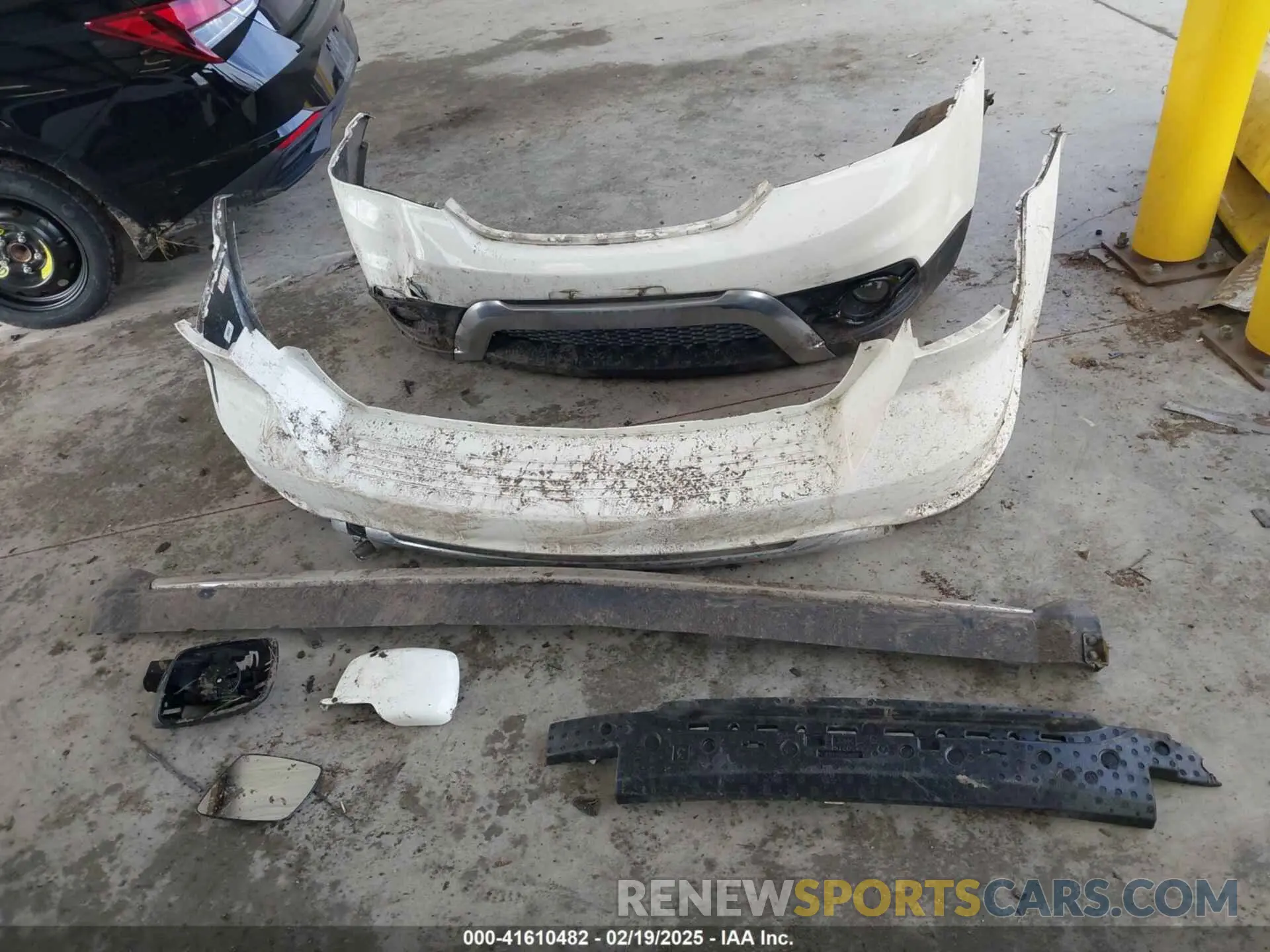 12 Photograph of a damaged car 3C4PDDGG3KT846366 DODGE JOURNEY 2019