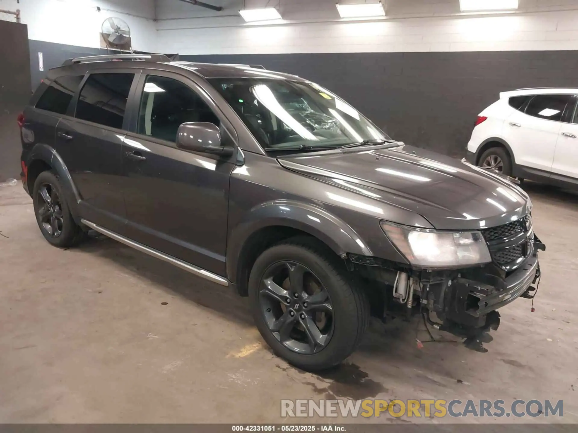 1 Photograph of a damaged car 3C4PDDGG5KT759262 DODGE JOURNEY 2019