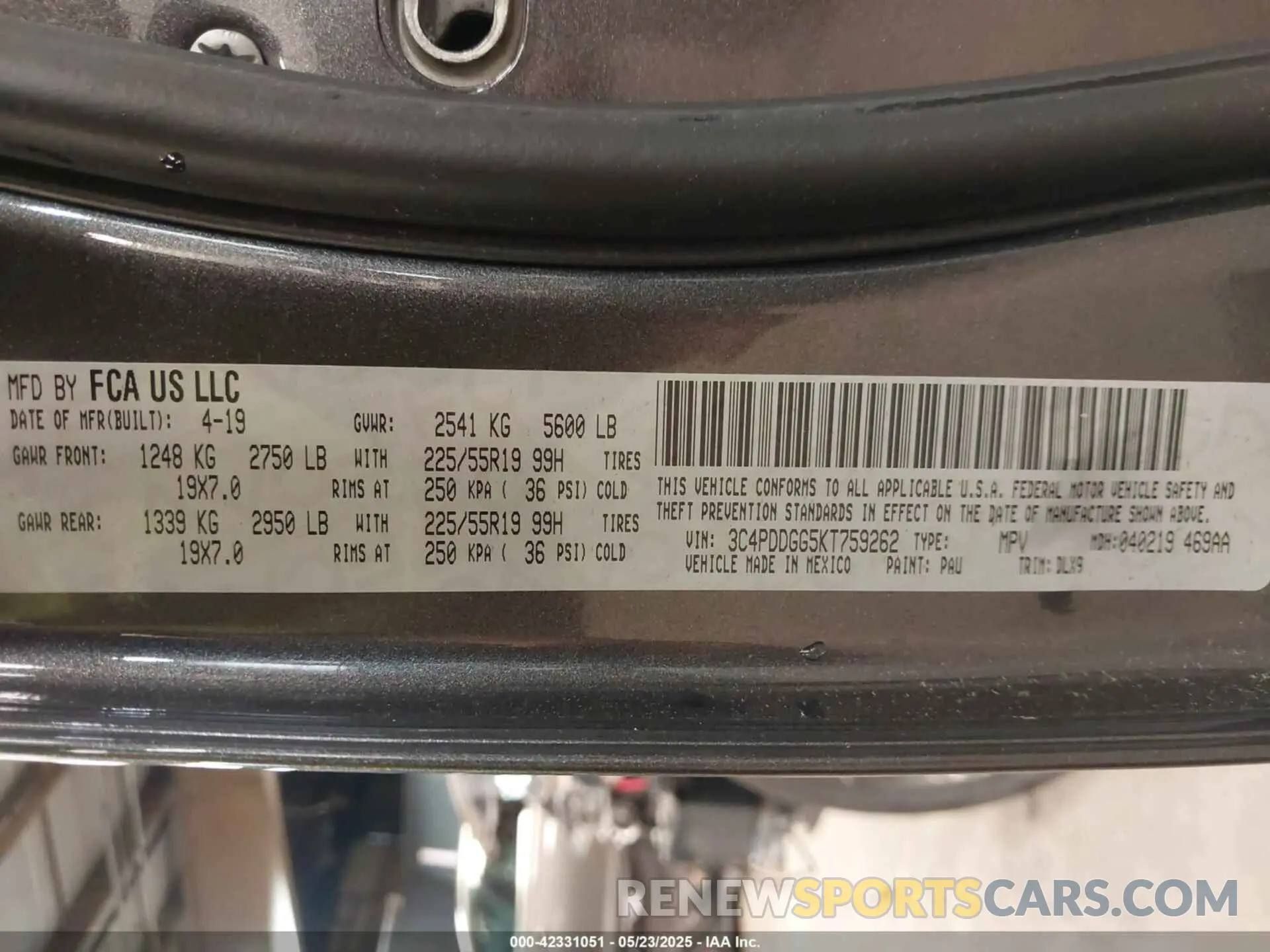 9 Photograph of a damaged car 3C4PDDGG5KT759262 DODGE JOURNEY 2019