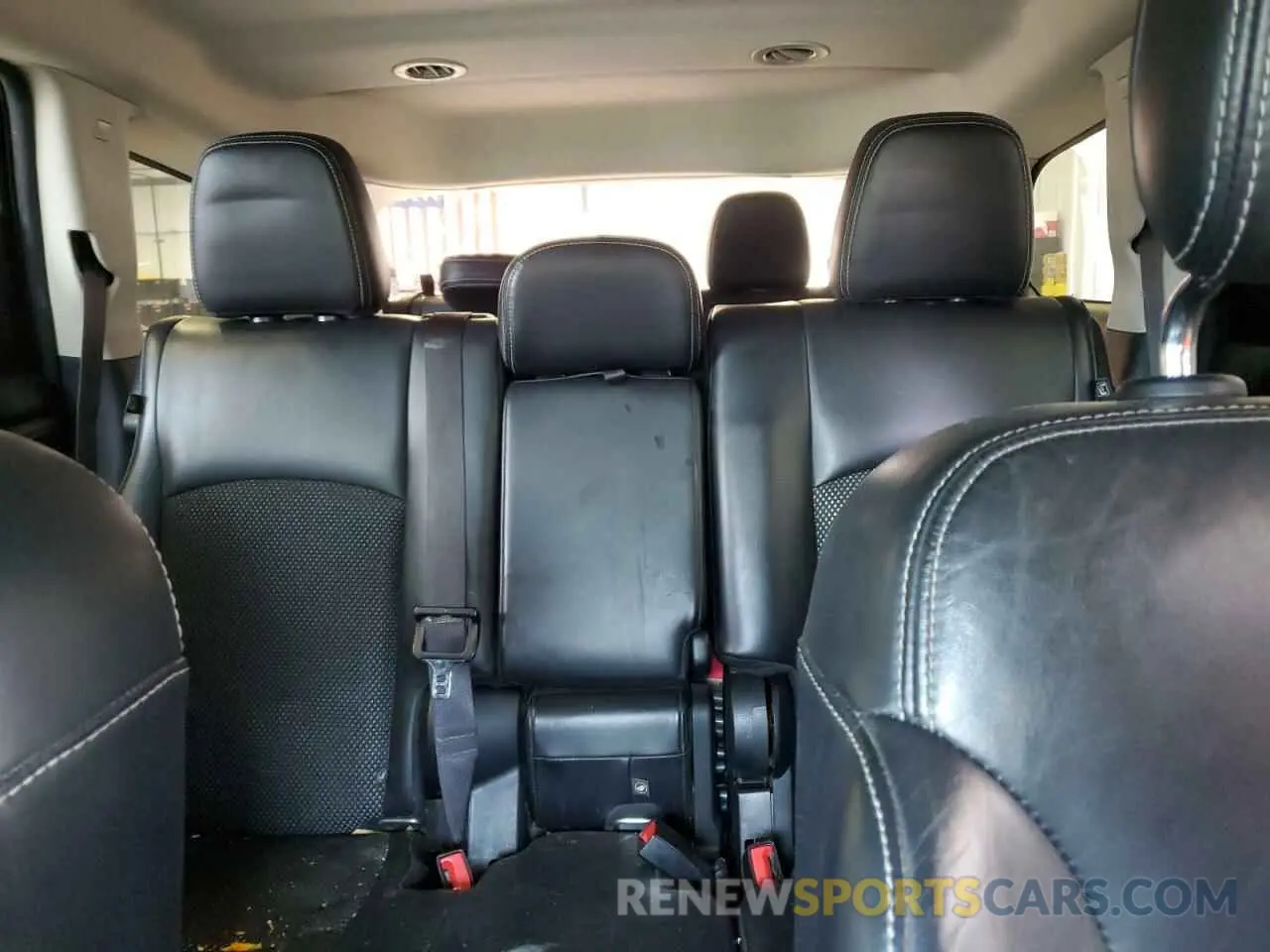 10 Photograph of a damaged car 3C4PDDGG5KT764977 DODGE JOURNEY 2019