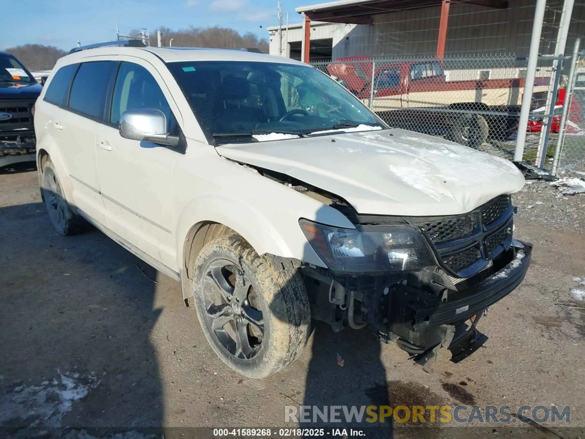 1 Photograph of a damaged car 3C4PDDGG8KT752046 DODGE JOURNEY 2019