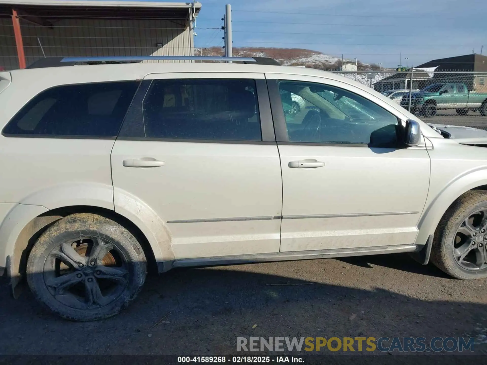 14 Photograph of a damaged car 3C4PDDGG8KT752046 DODGE JOURNEY 2019