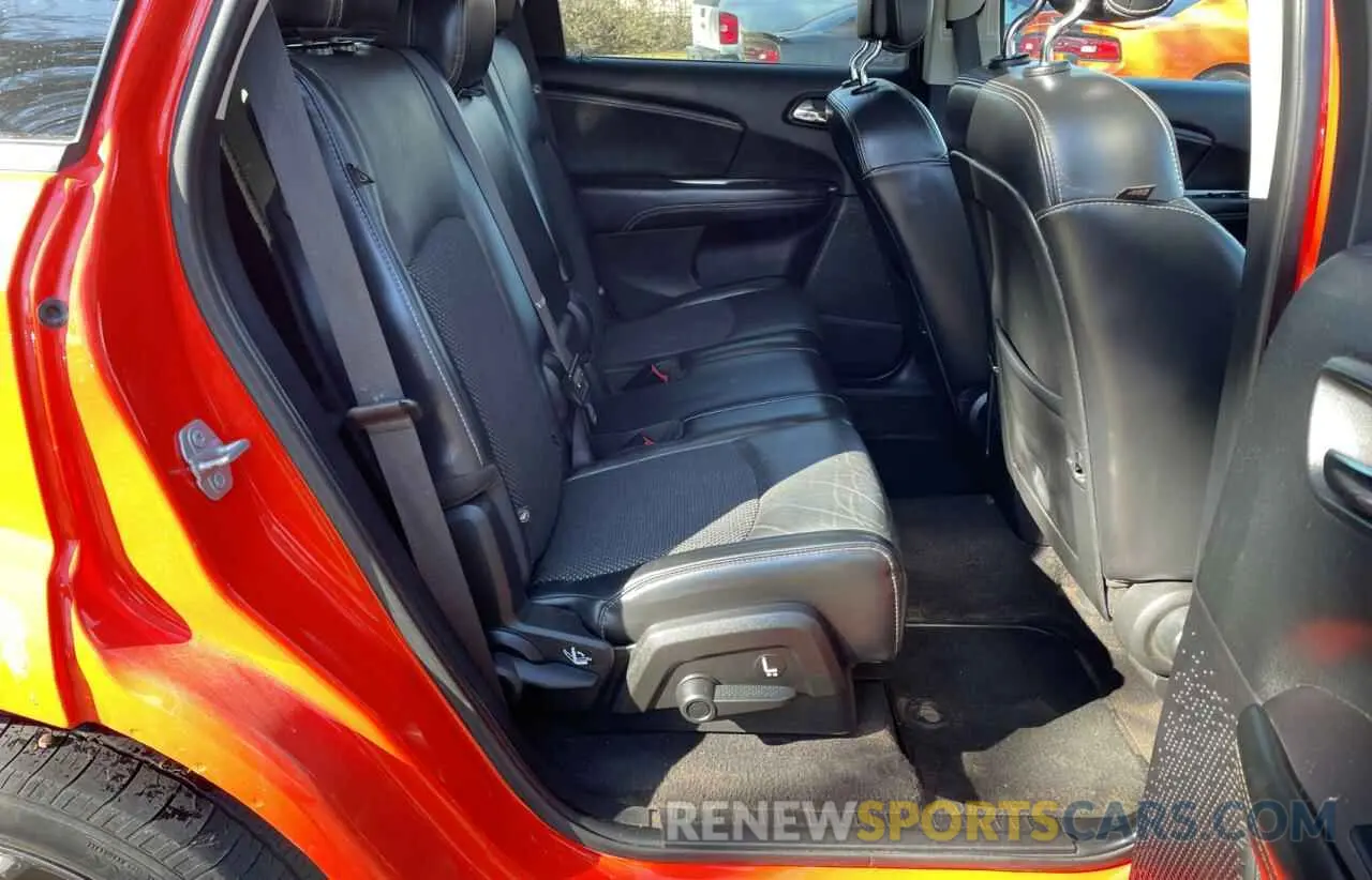 6 Photograph of a damaged car 3C4PDDGG8KT779814 DODGE JOURNEY 2019