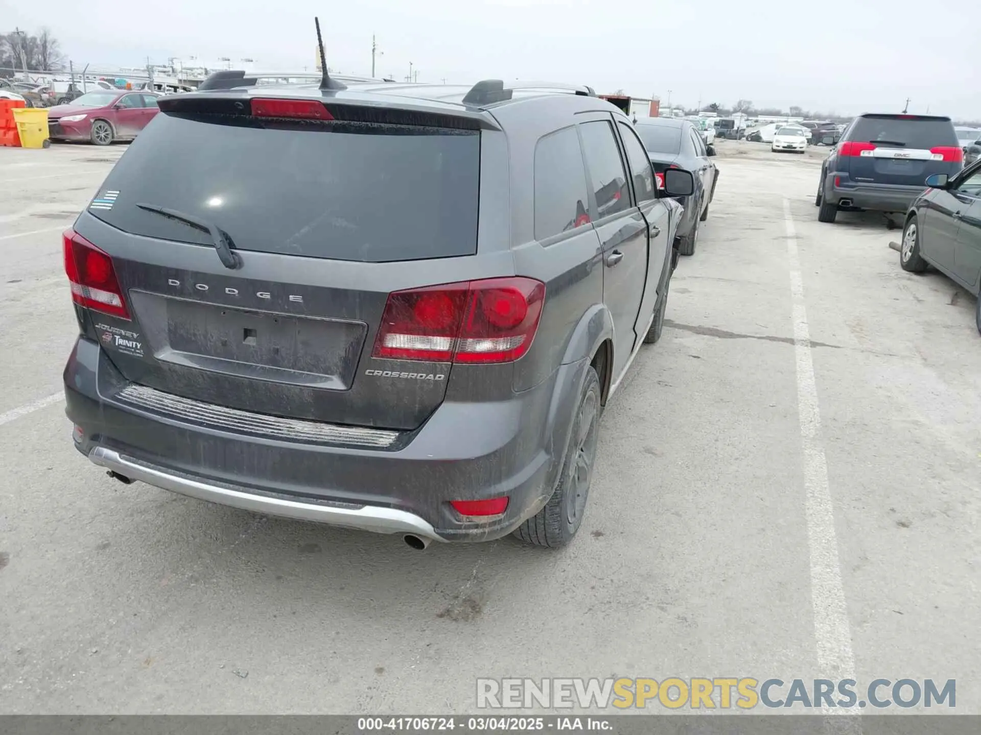 4 Photograph of a damaged car 3C4PDDGG8KT861901 DODGE JOURNEY 2019