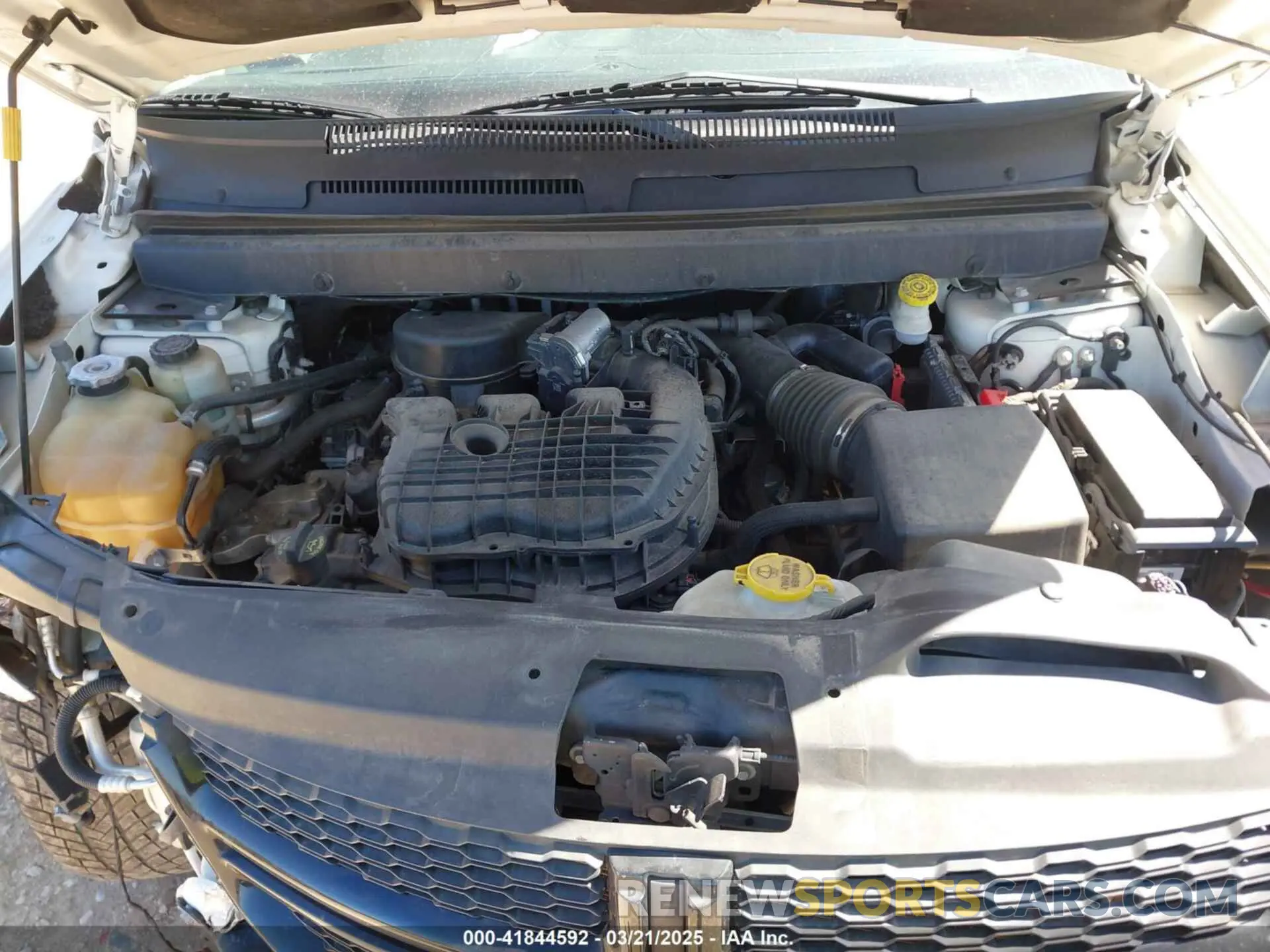 10 Photograph of a damaged car 3C4PDDGG9KT848915 DODGE JOURNEY 2019
