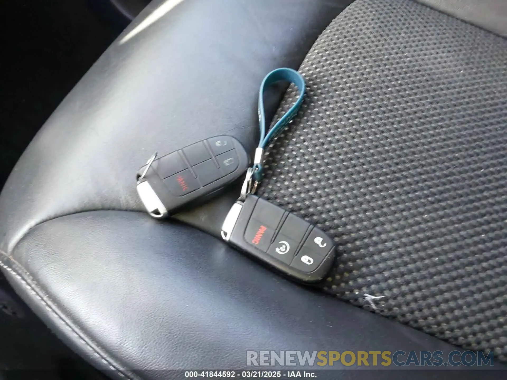 11 Photograph of a damaged car 3C4PDDGG9KT848915 DODGE JOURNEY 2019
