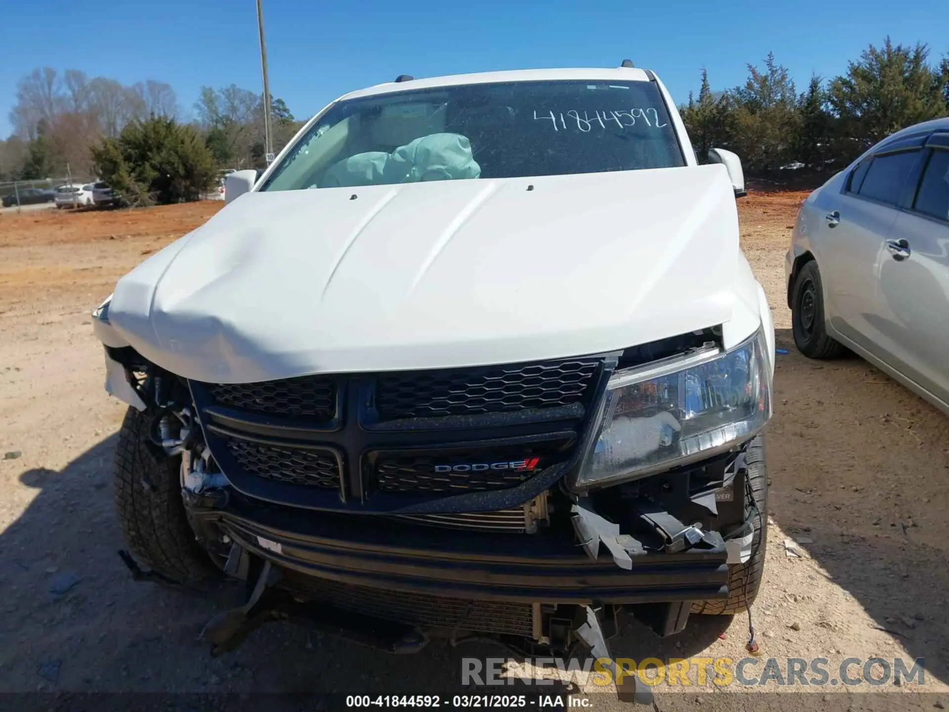 13 Photograph of a damaged car 3C4PDDGG9KT848915 DODGE JOURNEY 2019
