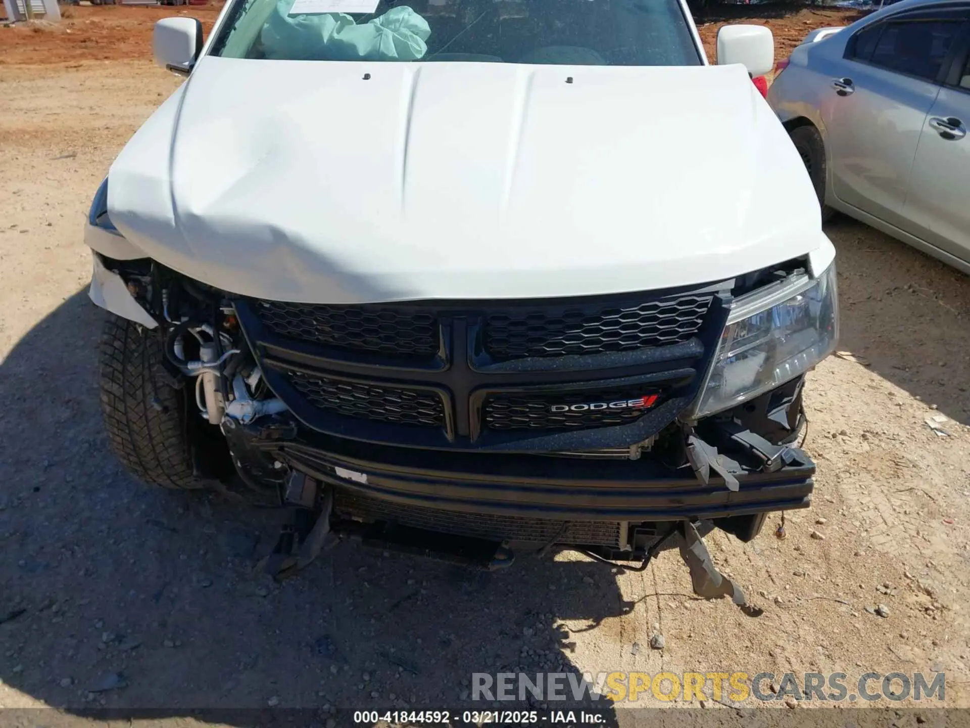 6 Photograph of a damaged car 3C4PDDGG9KT848915 DODGE JOURNEY 2019