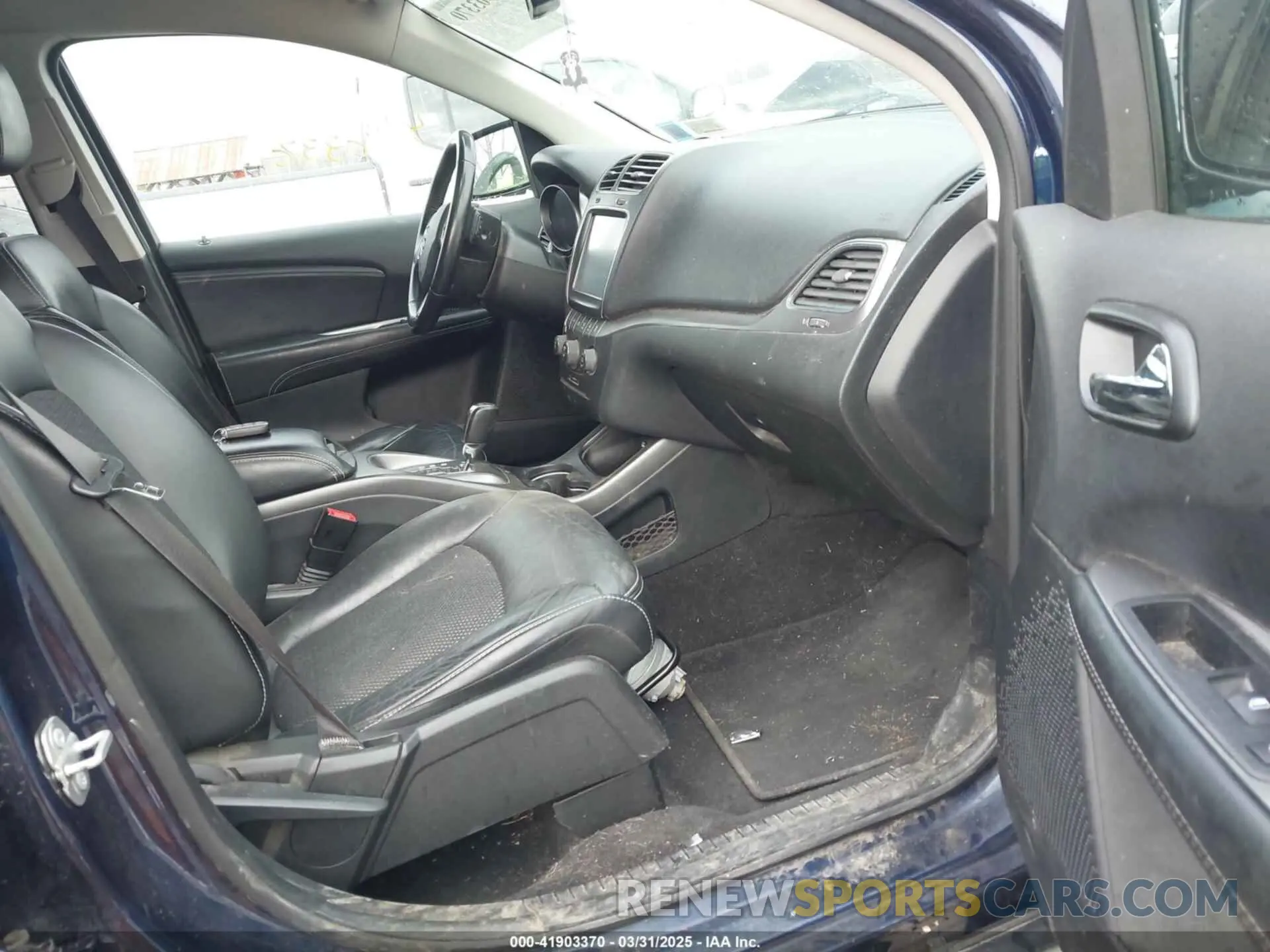 5 Photograph of a damaged car 3C4PDDGGXKT764912 DODGE JOURNEY 2019