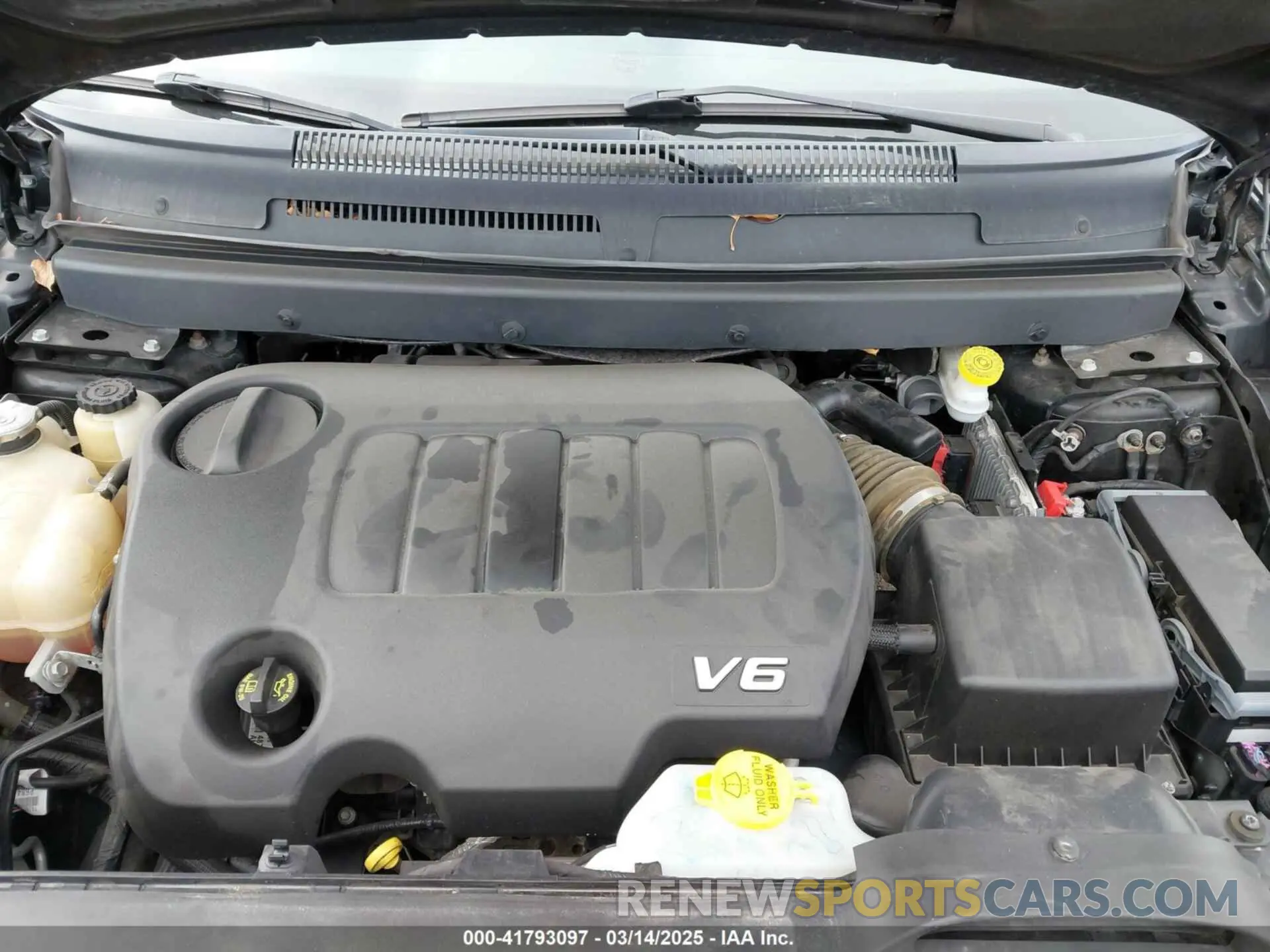 10 Photograph of a damaged car 3C4PDDGGXKT816412 DODGE JOURNEY 2019