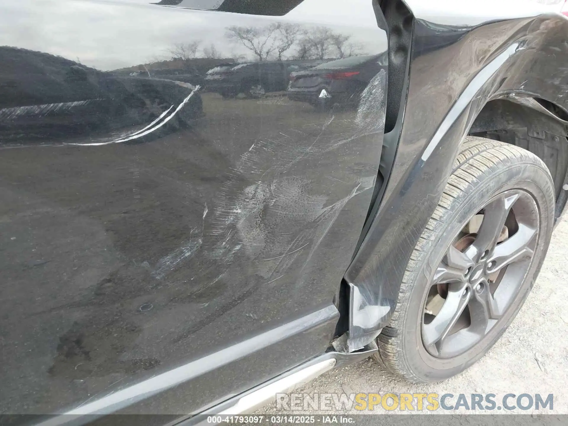 19 Photograph of a damaged car 3C4PDDGGXKT816412 DODGE JOURNEY 2019