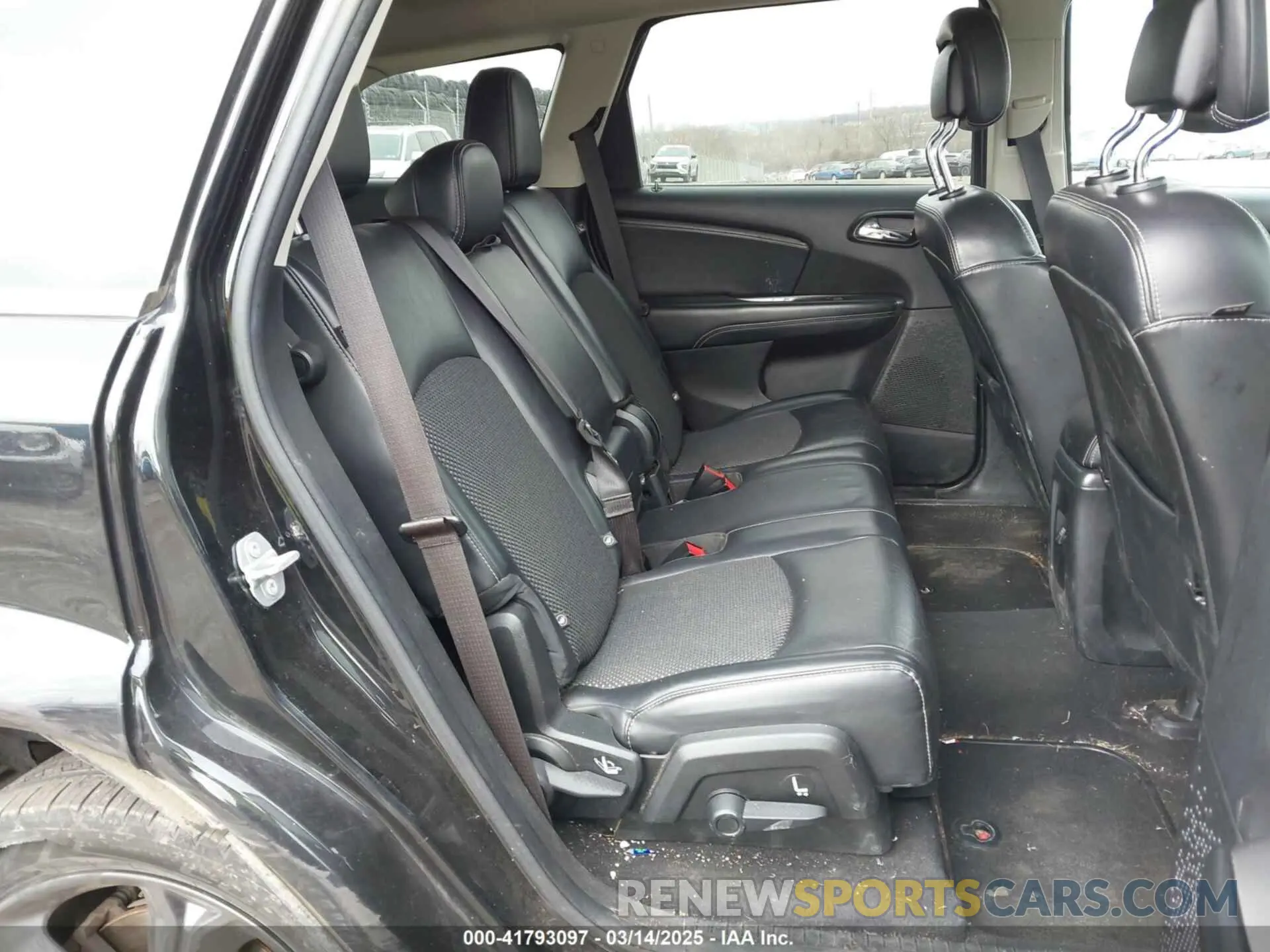8 Photograph of a damaged car 3C4PDDGGXKT816412 DODGE JOURNEY 2019