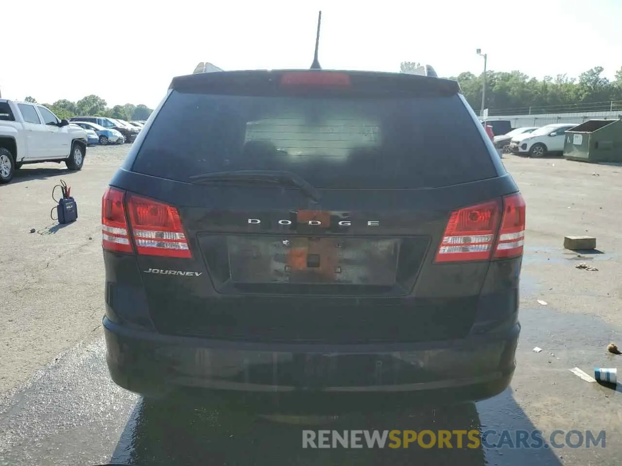 6 Photograph of a damaged car 3C4PDCAB0LT249541 DODGE JOURNEY 2020