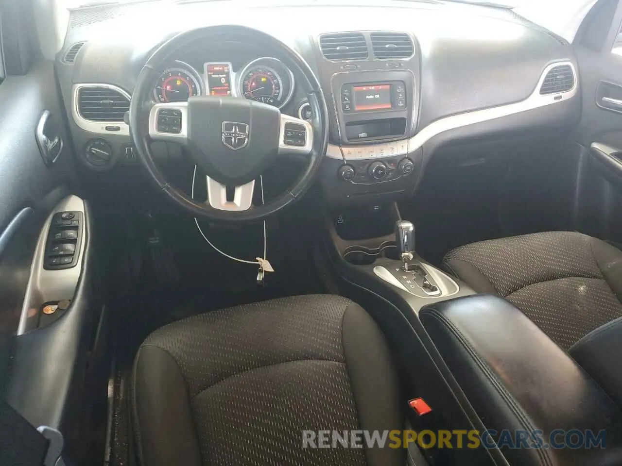 8 Фотография поврежденного автомобиля 3C4PDCAB0LT254285 DODGE JOURNEY 2020