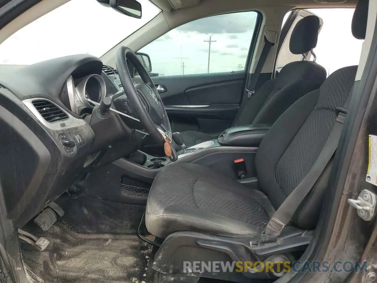 7 Photograph of a damaged car 3C4PDCAB0LT260815 DODGE JOURNEY 2020