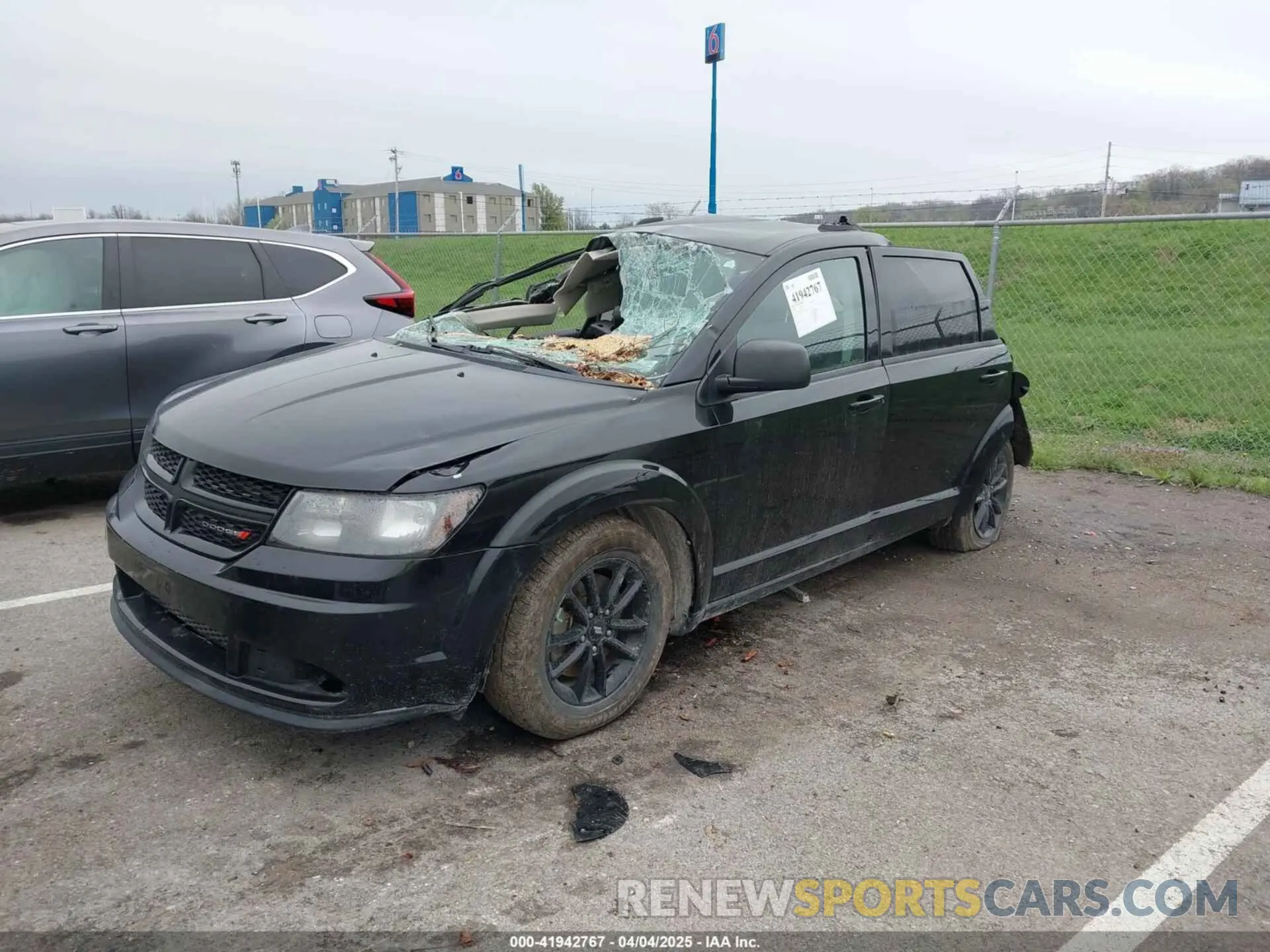 2 Photograph of a damaged car 3C4PDCAB0LT261821 DODGE JOURNEY 2020