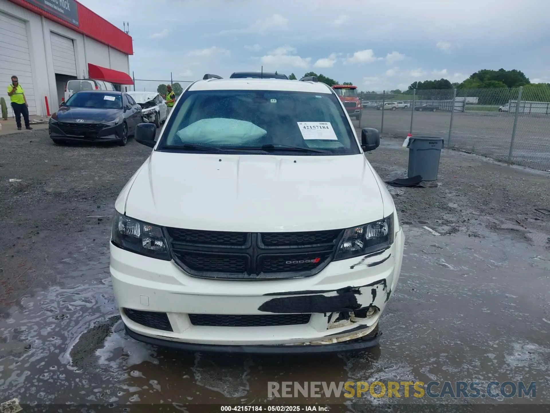 12 Photograph of a damaged car 3C4PDCAB1LT202194 DODGE JOURNEY 2020