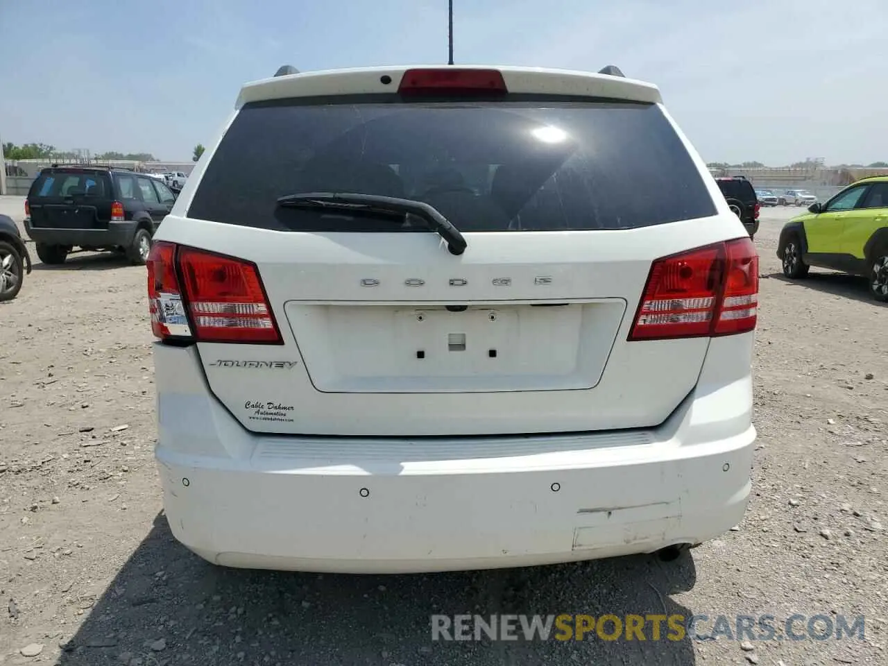 6 Photograph of a damaged car 3C4PDCAB1LT237897 DODGE JOURNEY 2020