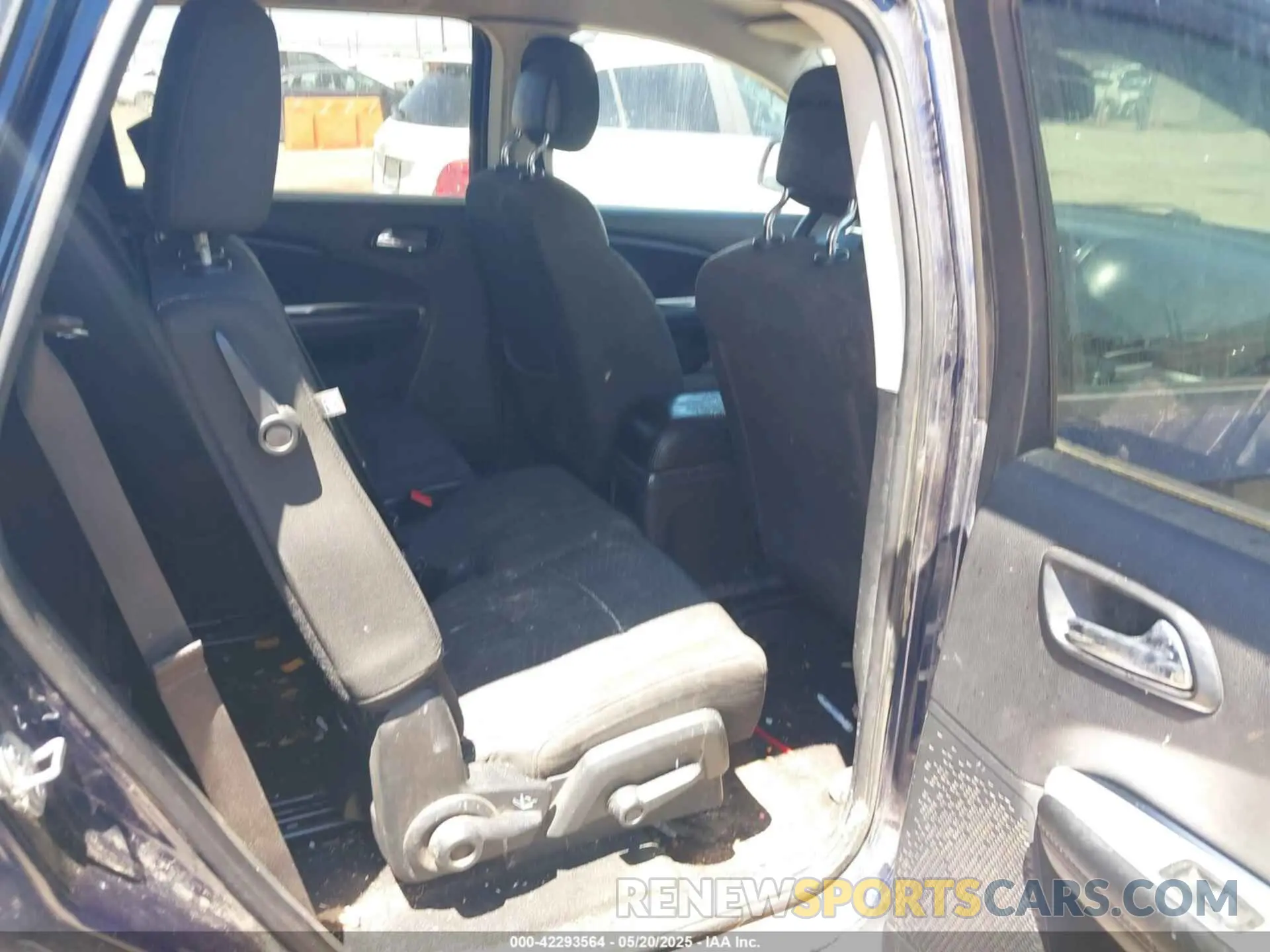 8 Photograph of a damaged car 3C4PDCAB1LT261620 DODGE JOURNEY 2020