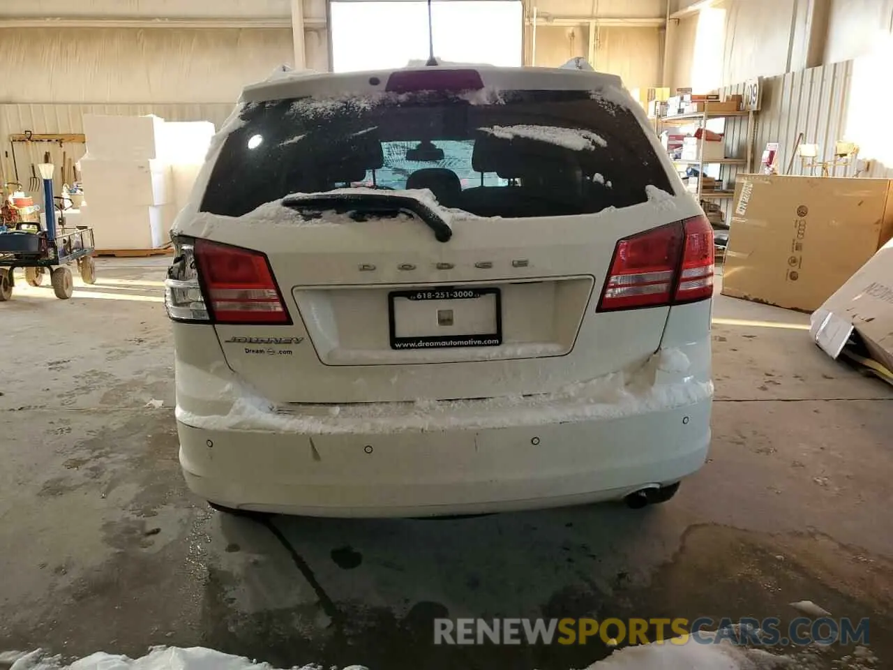 6 Photograph of a damaged car 3C4PDCAB1LT275632 DODGE JOURNEY 2020