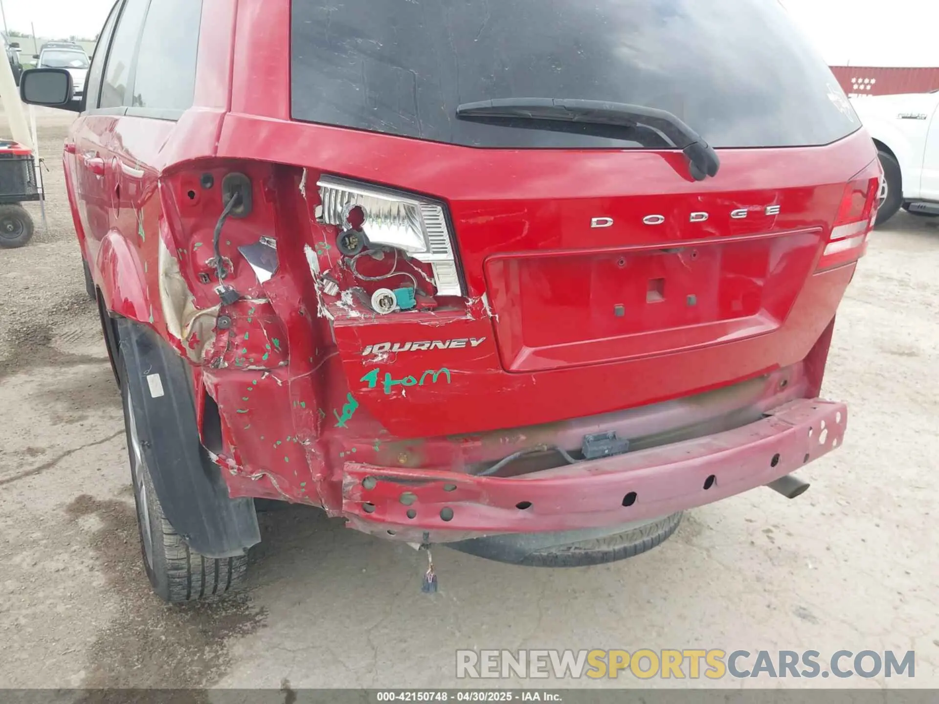 6 Photograph of a damaged car 3C4PDCAB1LT277932 DODGE JOURNEY 2020