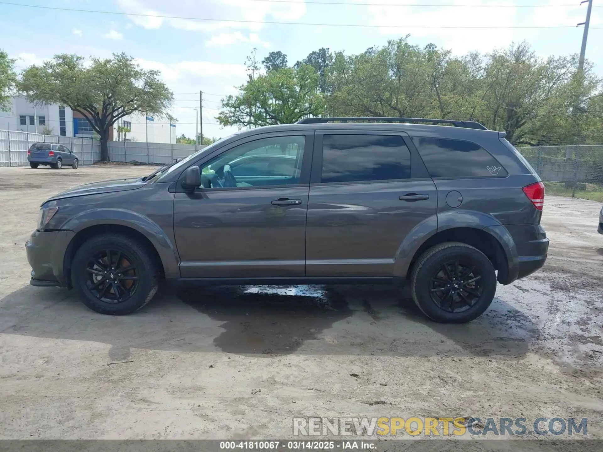 14 Photograph of a damaged car 3C4PDCAB1LT279048 DODGE JOURNEY 2020