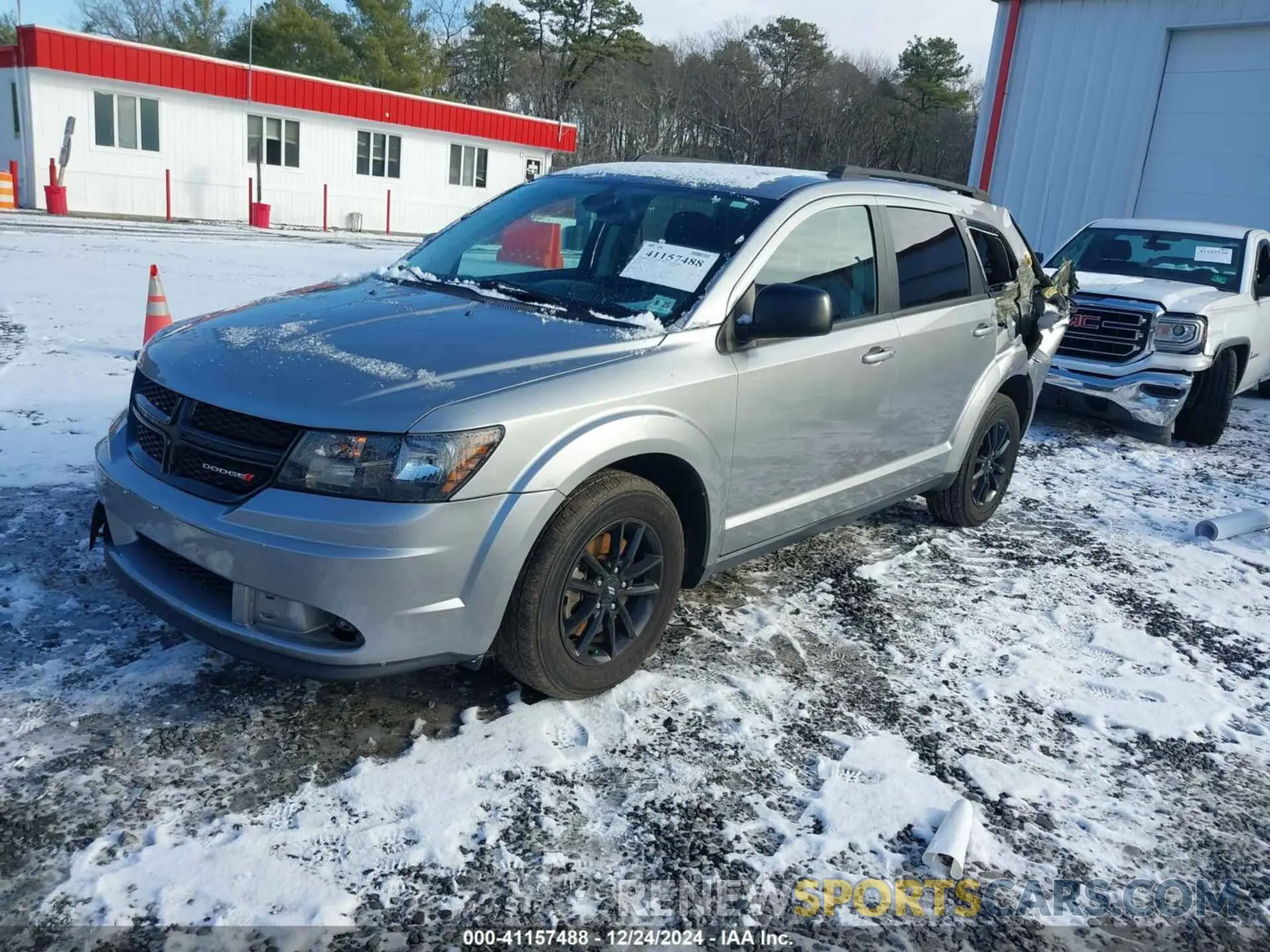 2 Photograph of a damaged car 3C4PDCAB2LT207601 DODGE JOURNEY 2020