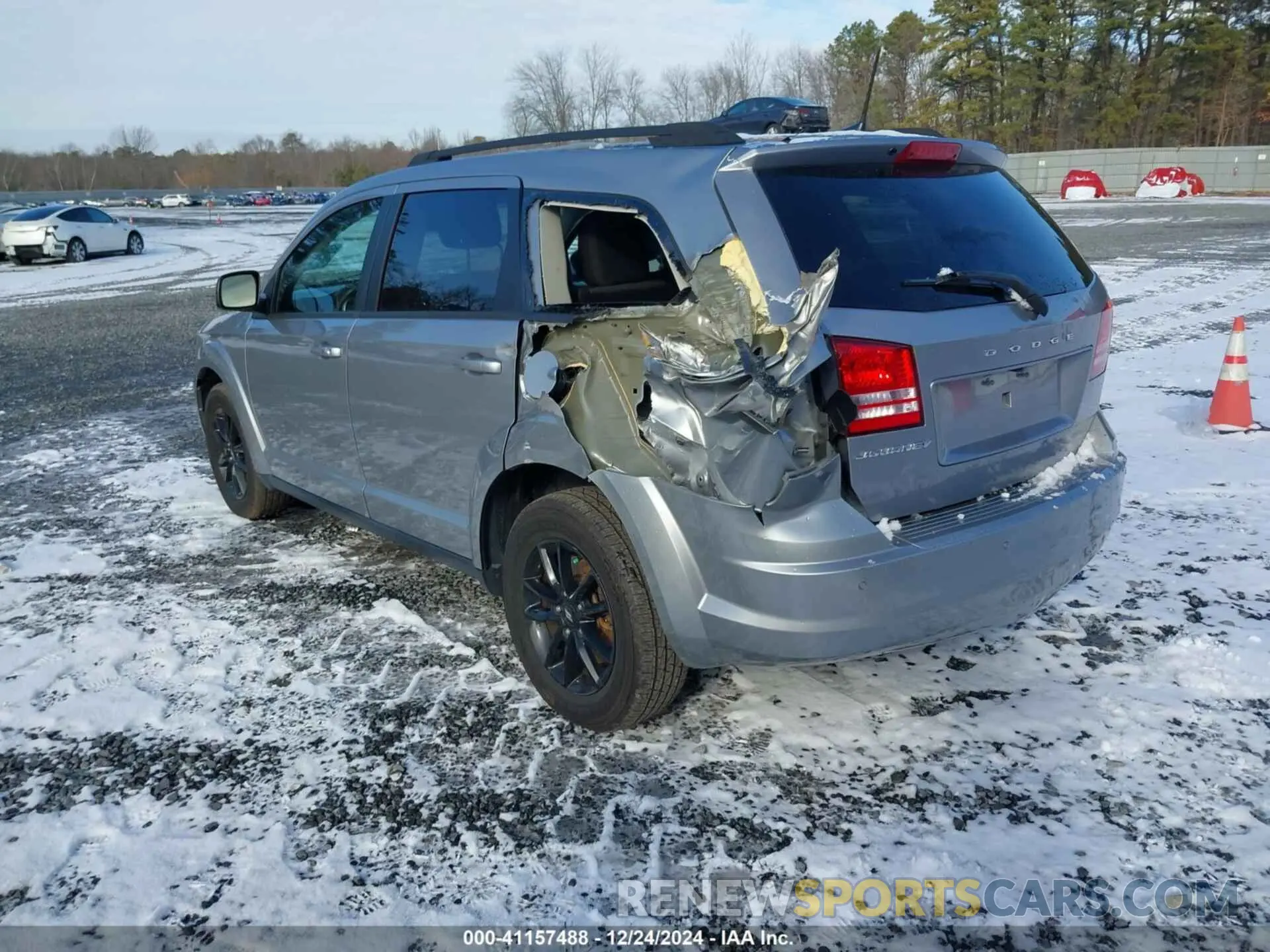 3 Photograph of a damaged car 3C4PDCAB2LT207601 DODGE JOURNEY 2020