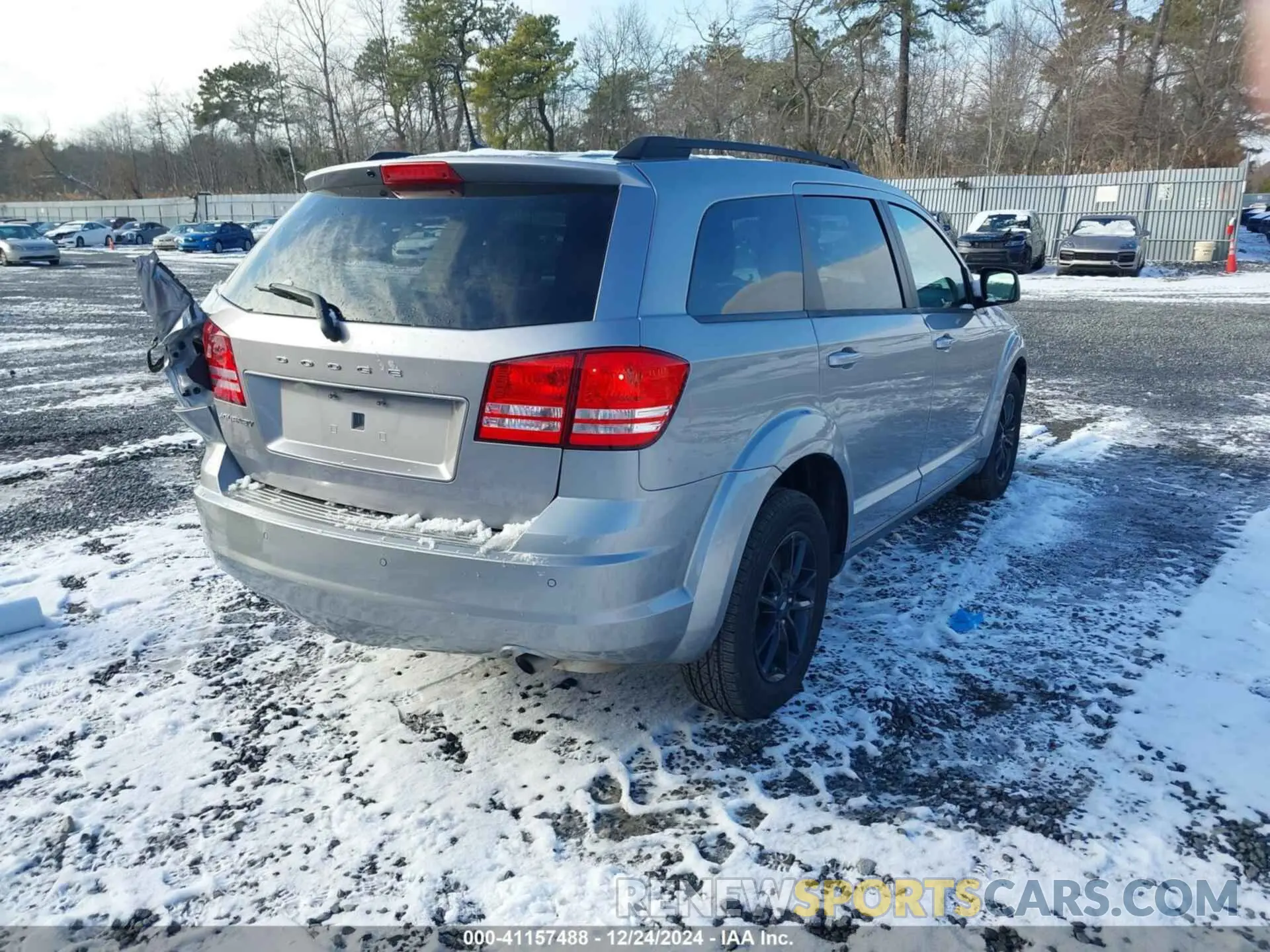 4 Photograph of a damaged car 3C4PDCAB2LT207601 DODGE JOURNEY 2020