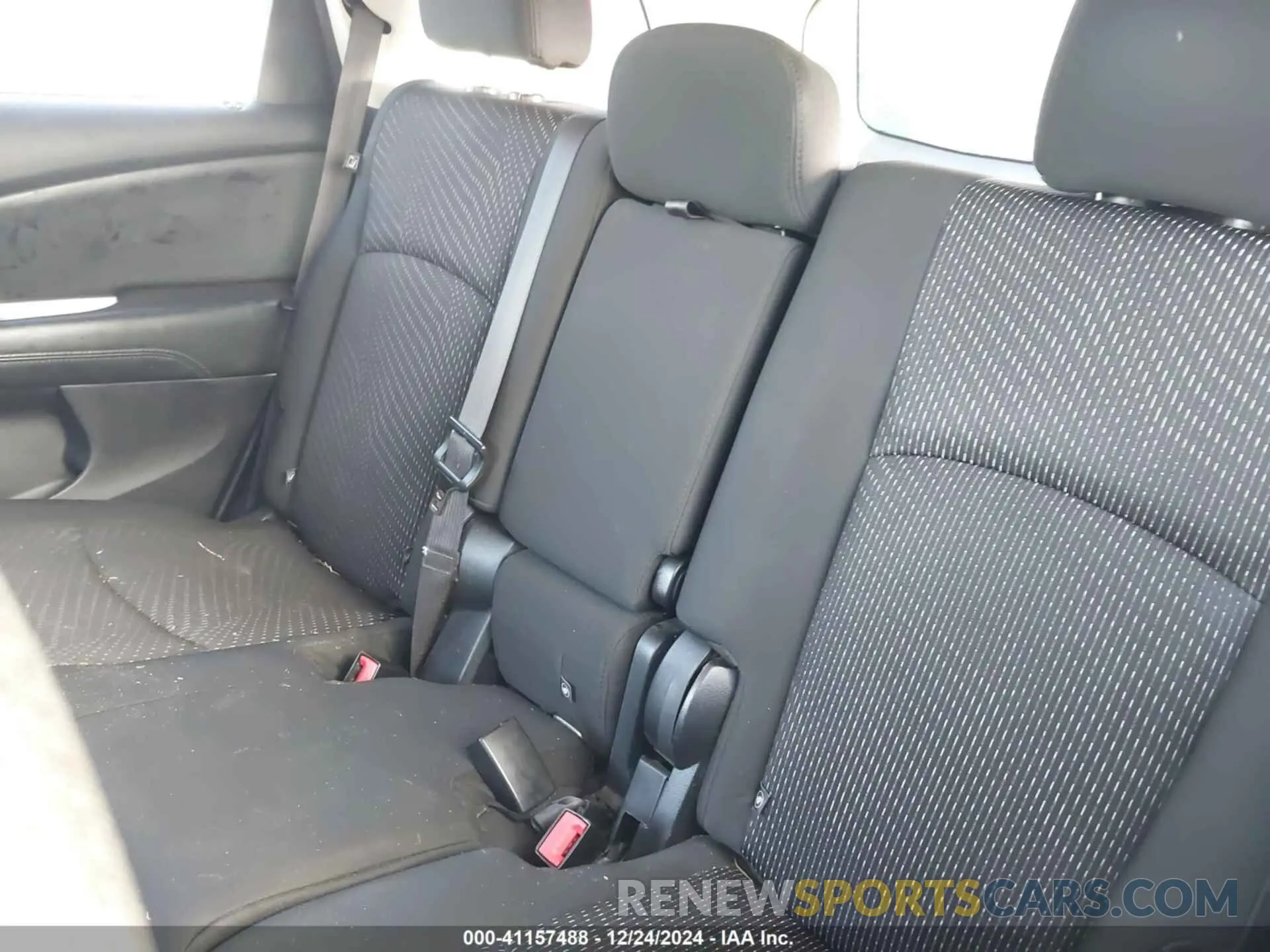 8 Photograph of a damaged car 3C4PDCAB2LT207601 DODGE JOURNEY 2020