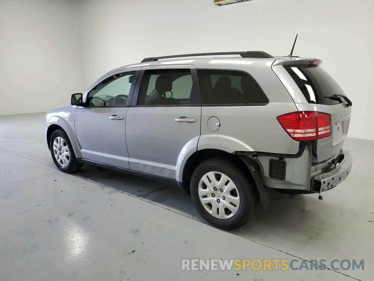 2 Photograph of a damaged car 3C4PDCAB2LT275588 DODGE JOURNEY 2020