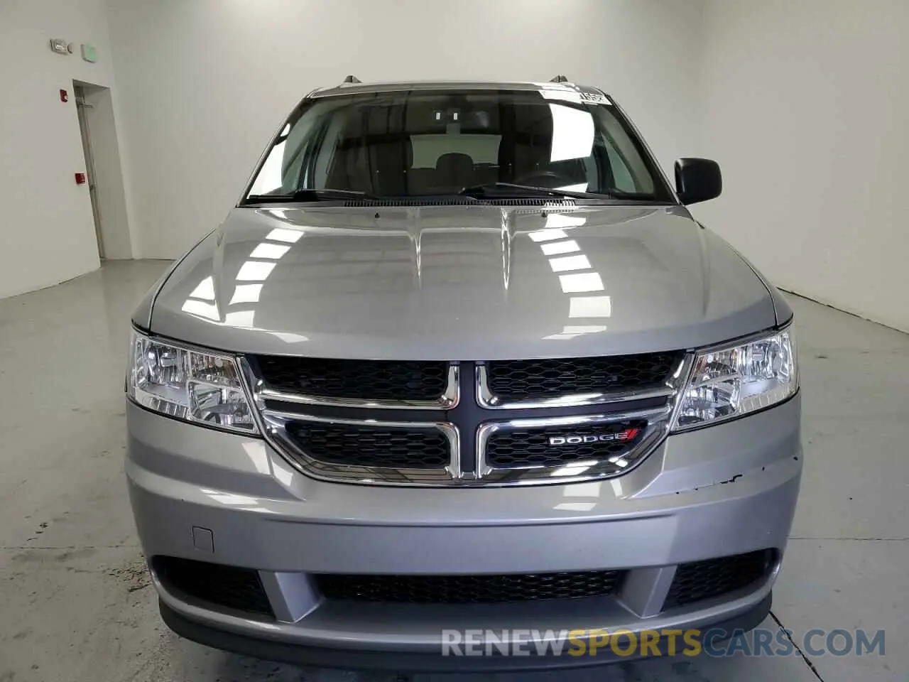 5 Photograph of a damaged car 3C4PDCAB2LT275588 DODGE JOURNEY 2020