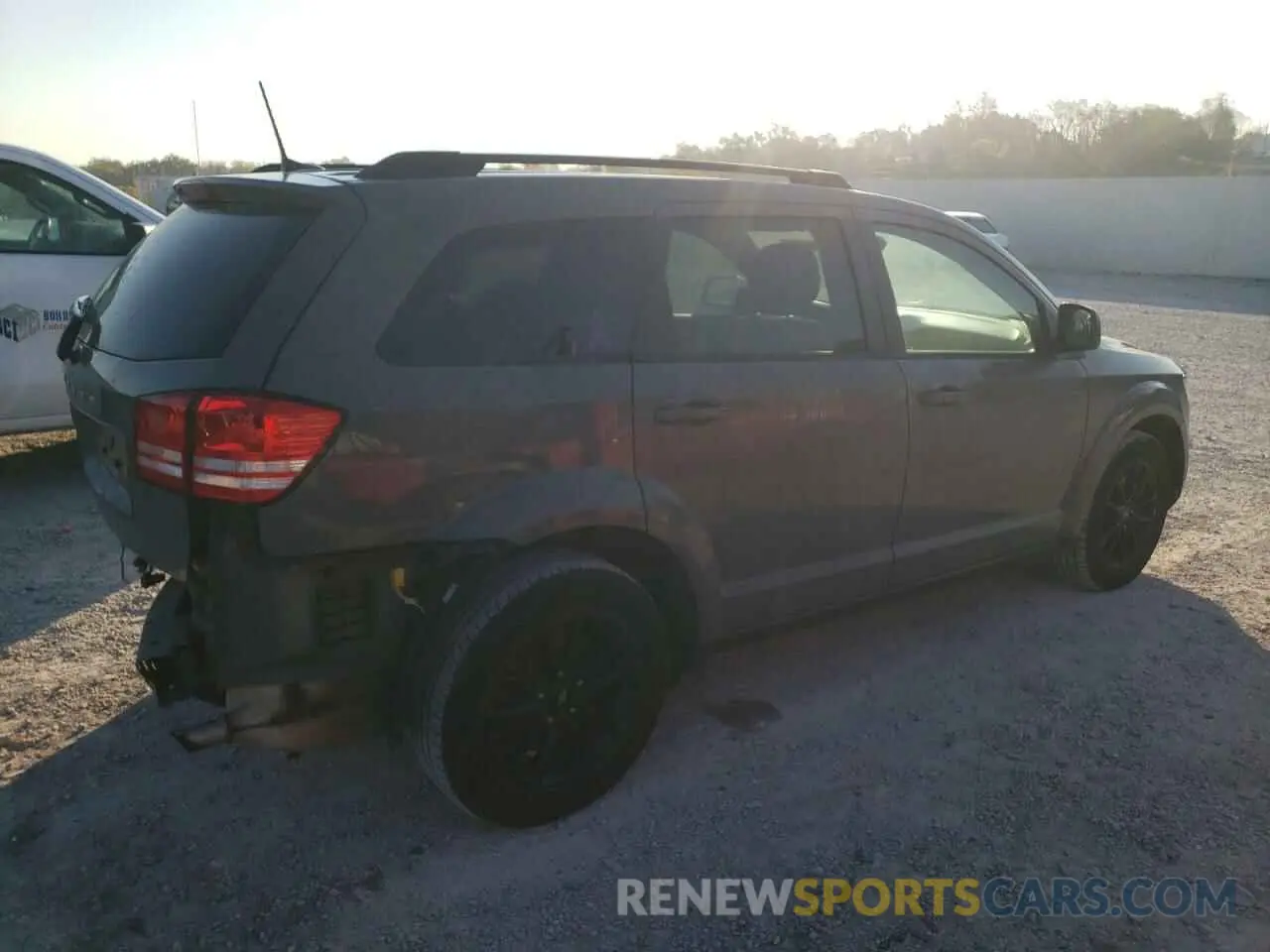3 Photograph of a damaged car 3C4PDCAB2LT276997 DODGE JOURNEY 2020