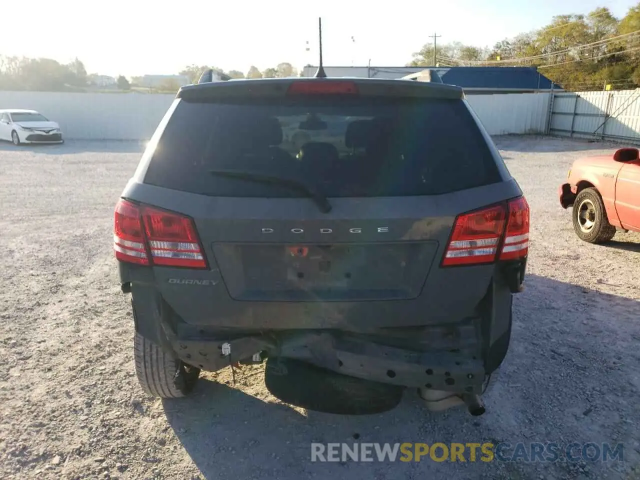 6 Photograph of a damaged car 3C4PDCAB2LT276997 DODGE JOURNEY 2020