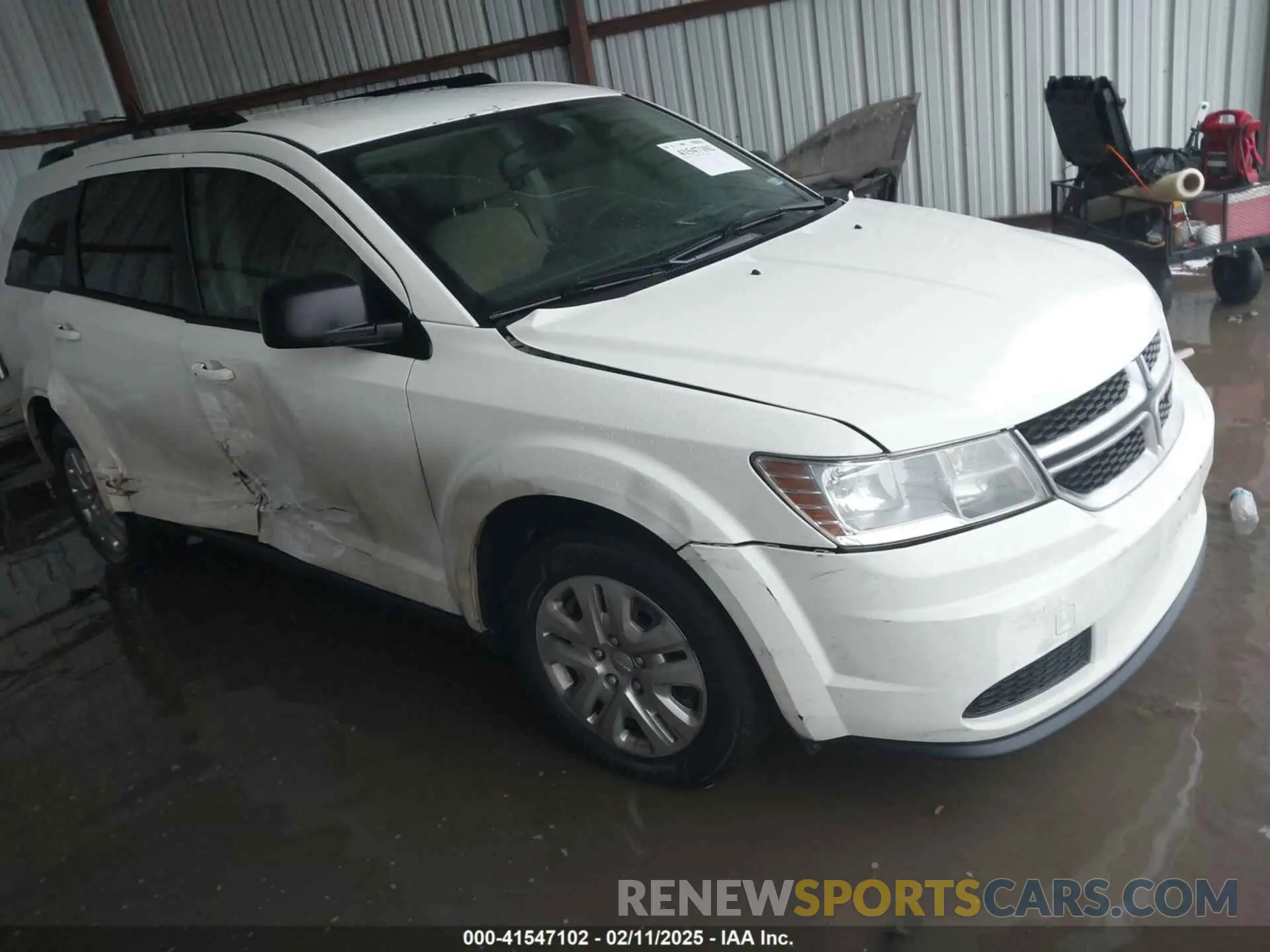 1 Photograph of a damaged car 3C4PDCAB3LT183311 DODGE JOURNEY 2020